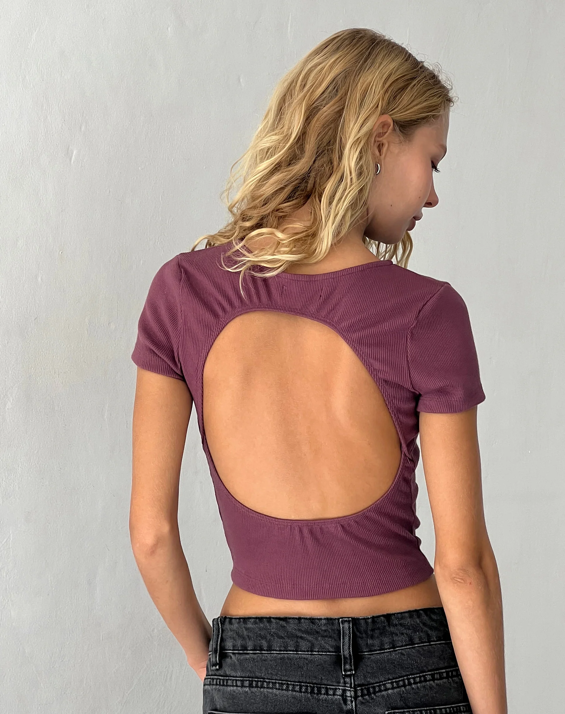 Elyto Ribbed Open Back Tee in Mauve - Awmao