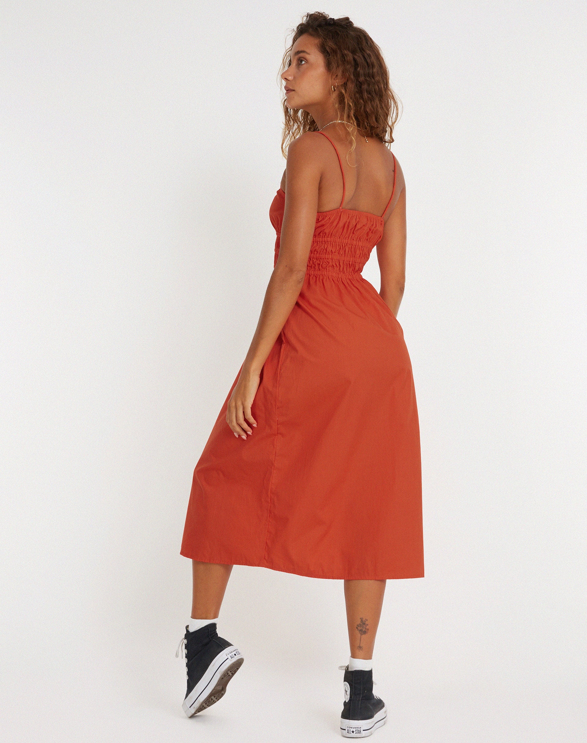 Jayko Midi Dress in Orange - Awmao