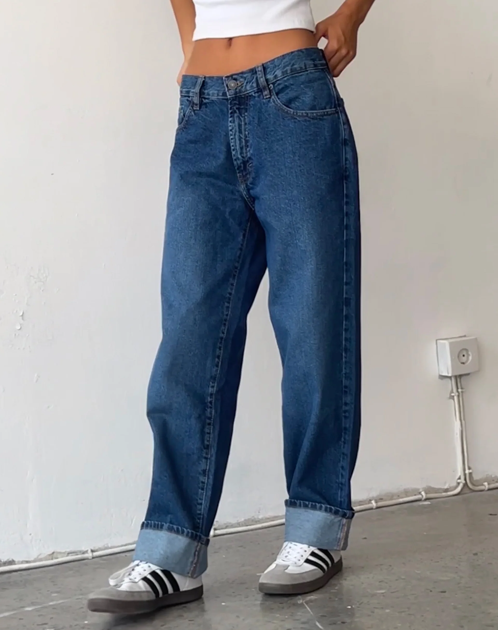 Oversized Dad Low Rise Jeans in Mid Blue Used - Awmao