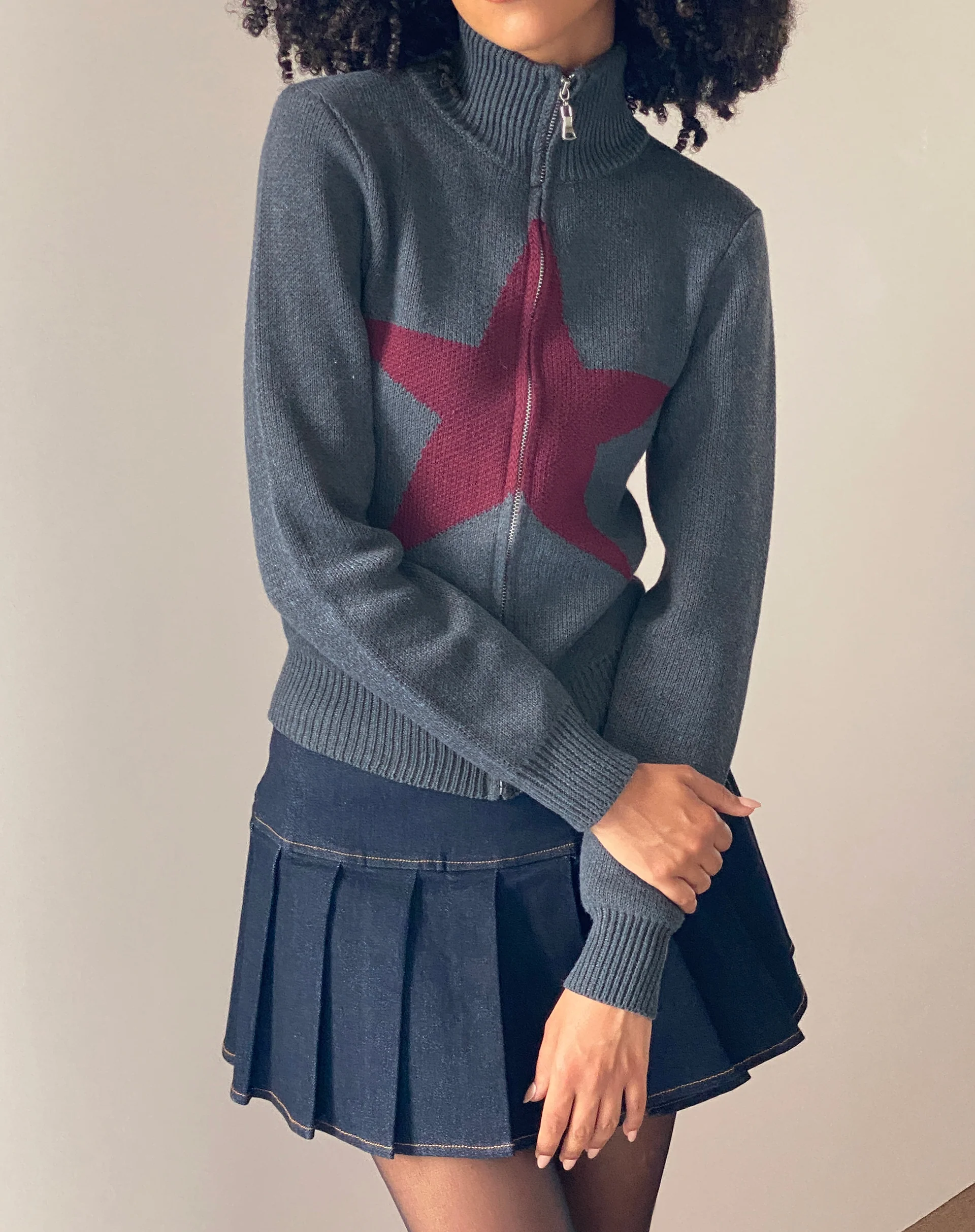 Jimena Zip Through Cardigan in Grey with Burgundy Star Motif - Awmao