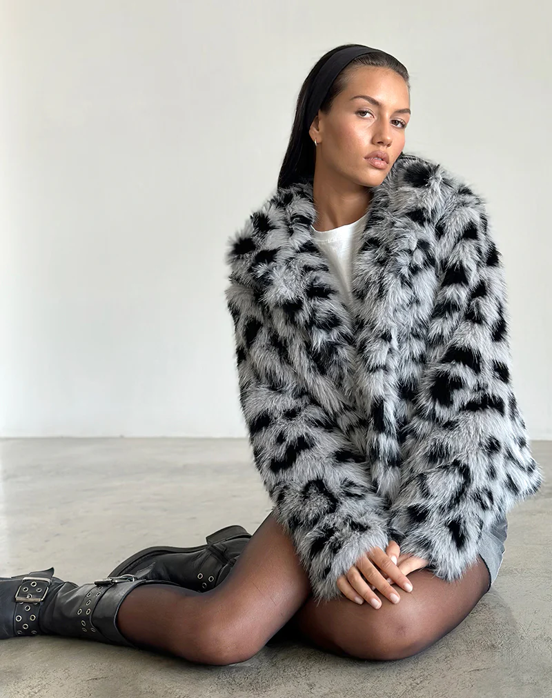 Joji Cropped Faux Fur Jacket in Grey Leopard - Awmao