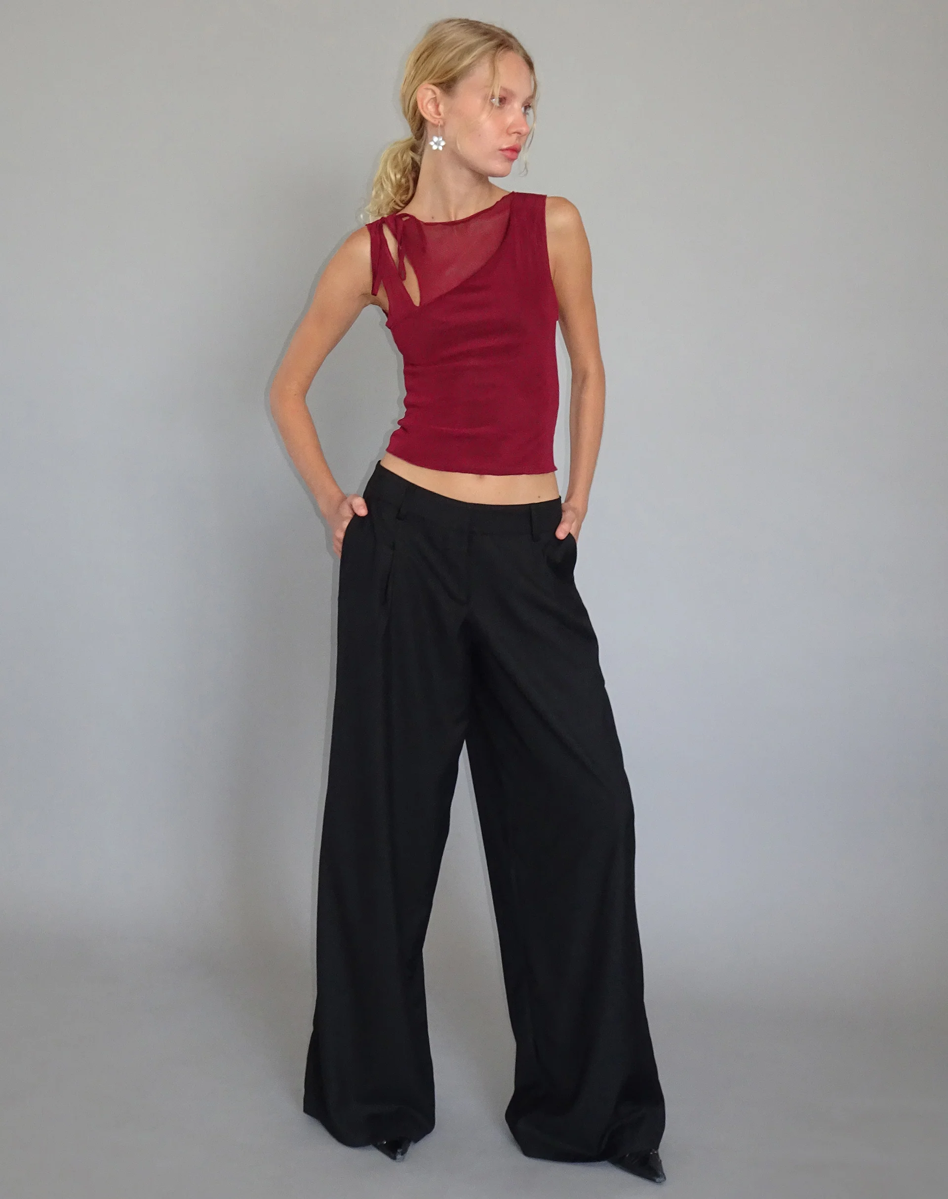 Moni Vest in Mesh Maroon - Awmao