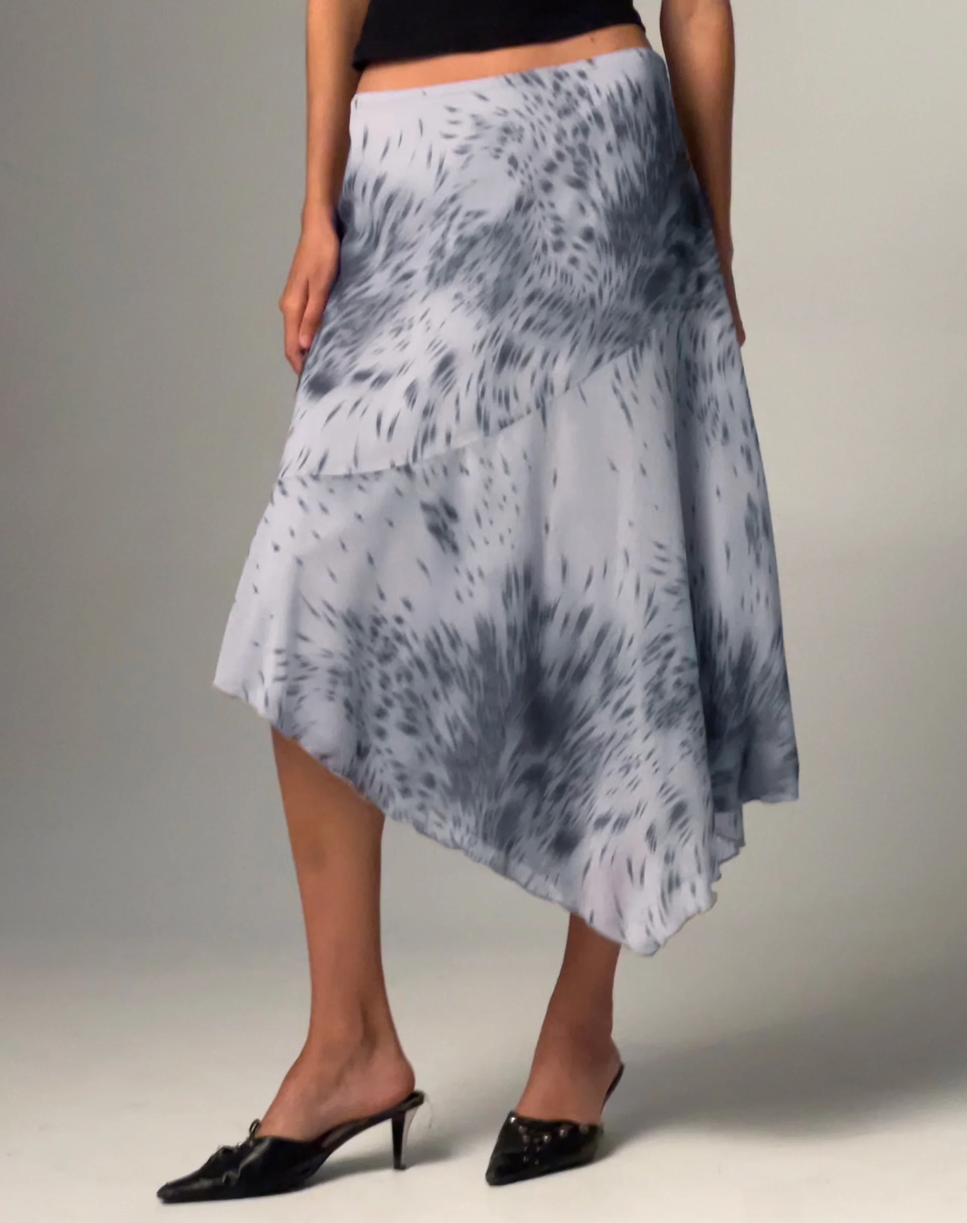 Cinta Low Rise Midi Skirt in Distorted Animal Print - Awmao