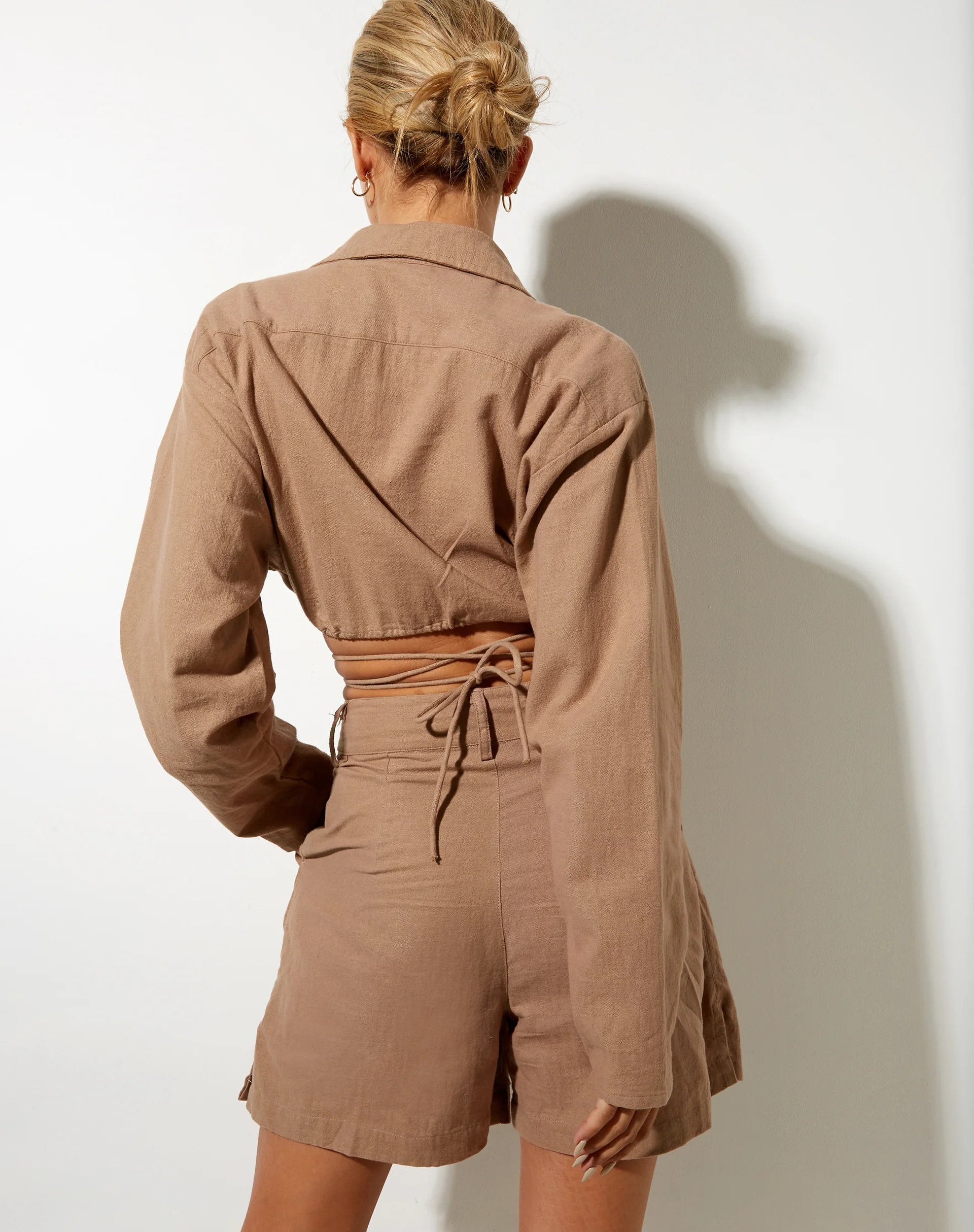 Lex Tailoring Shorts in Rami Biscuit - Awmao