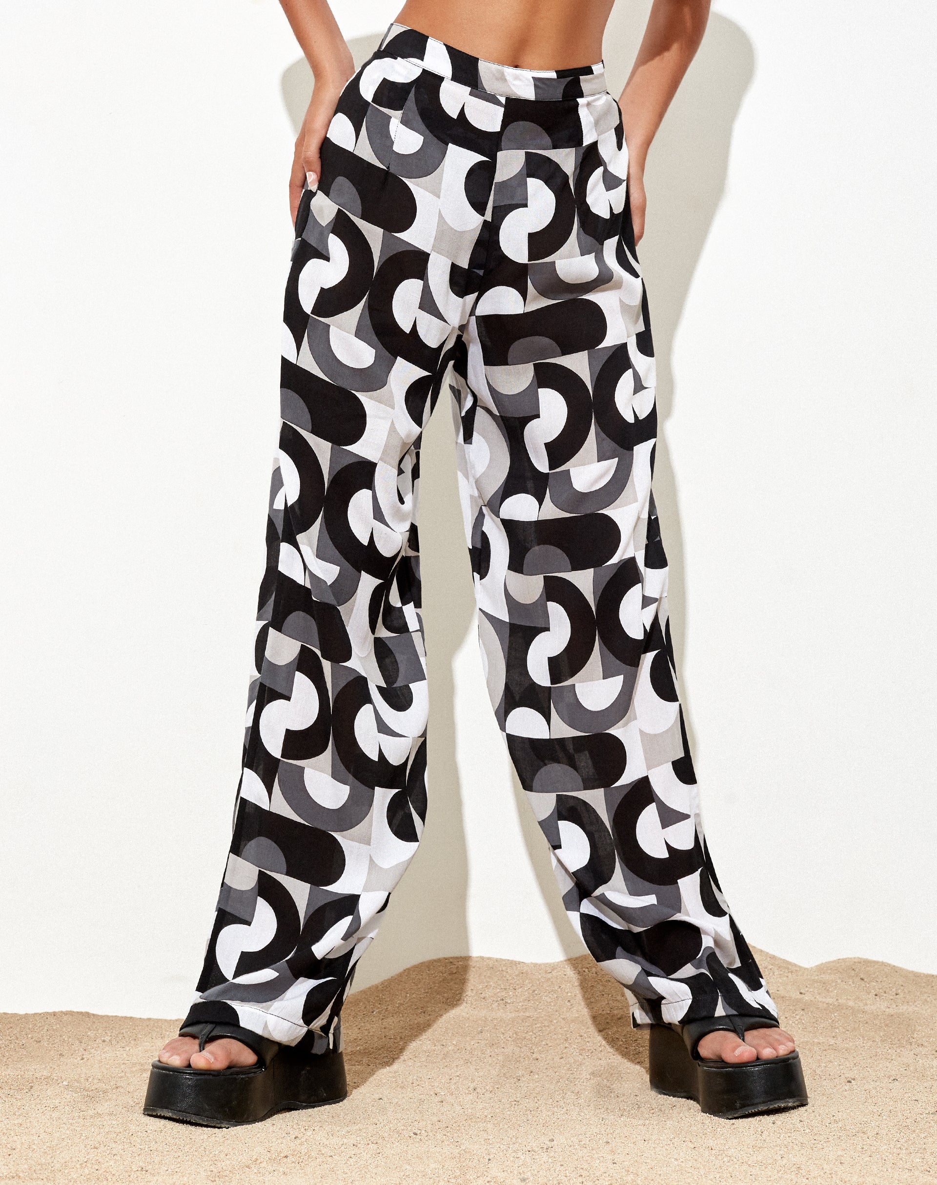 Ari Palazo Trouser in Retro Optic Spot - Awmao