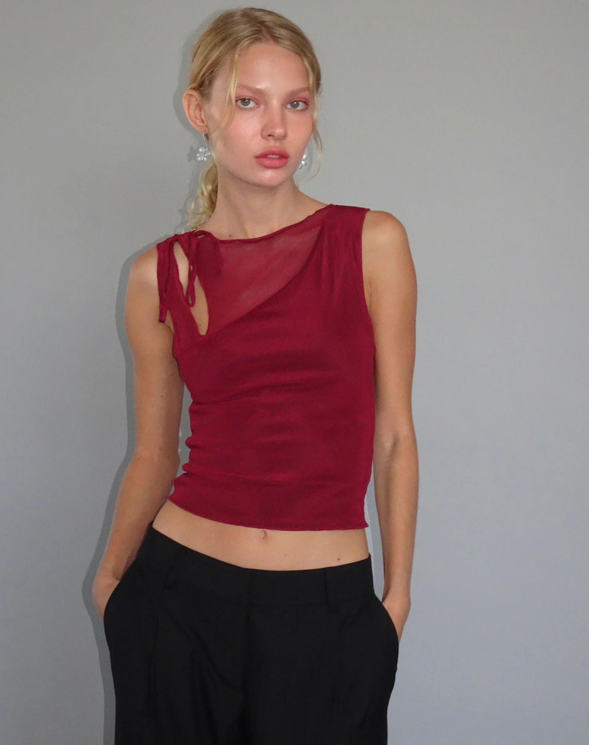 Moni Vest in Mesh Maroon - Awmao
