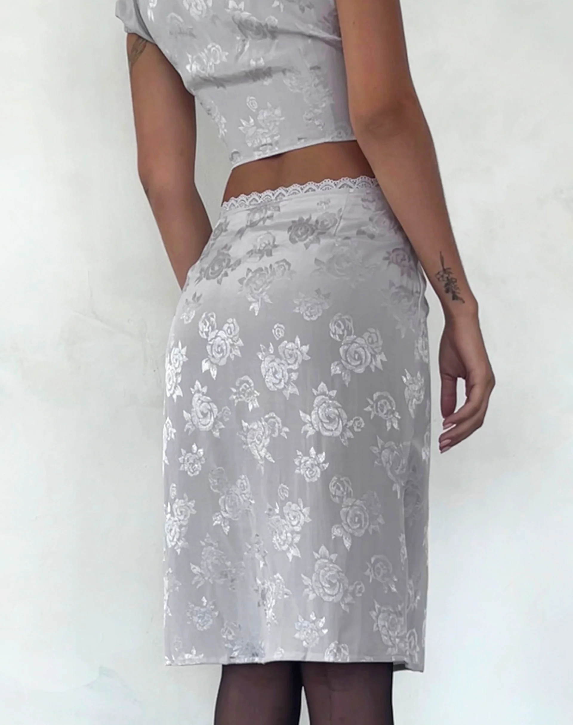 Piyeto Midi Skirt in Satin Rose Silver Grey - Awmao