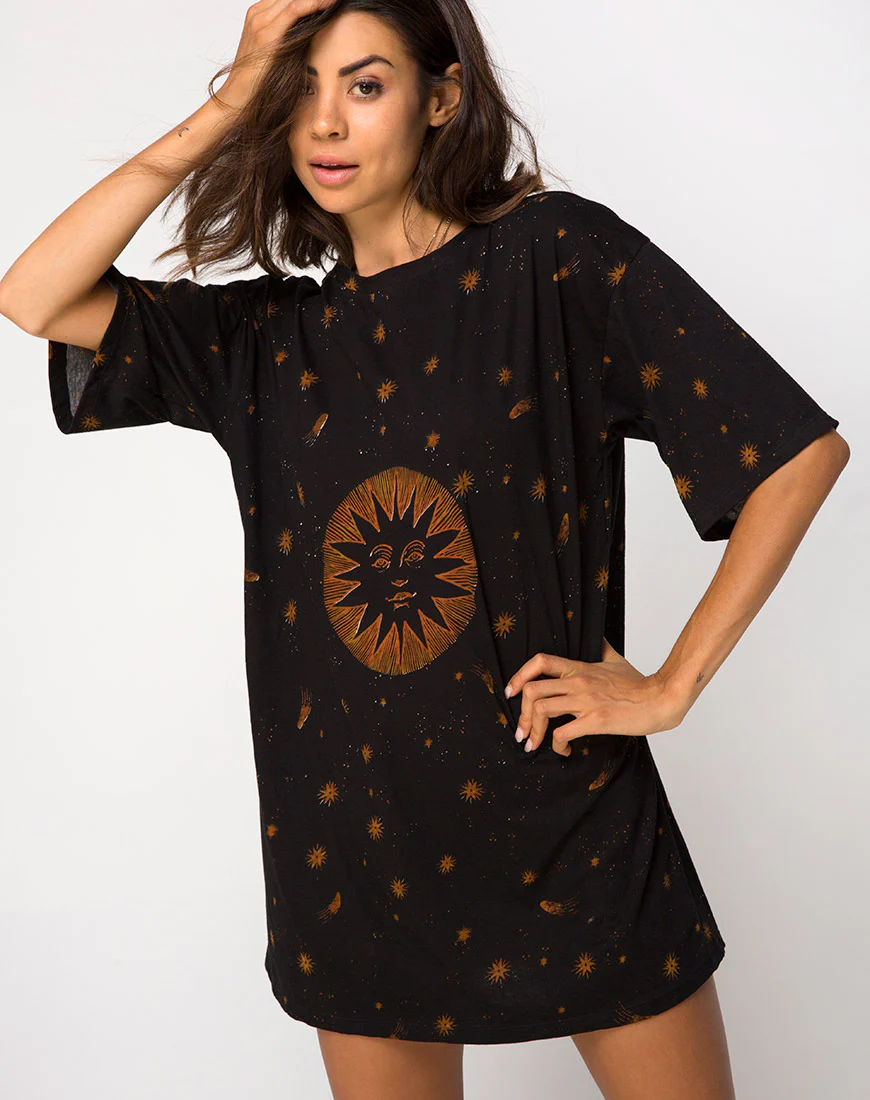 Sunny Kiss Tee in Celestial Black Placement - Awmao