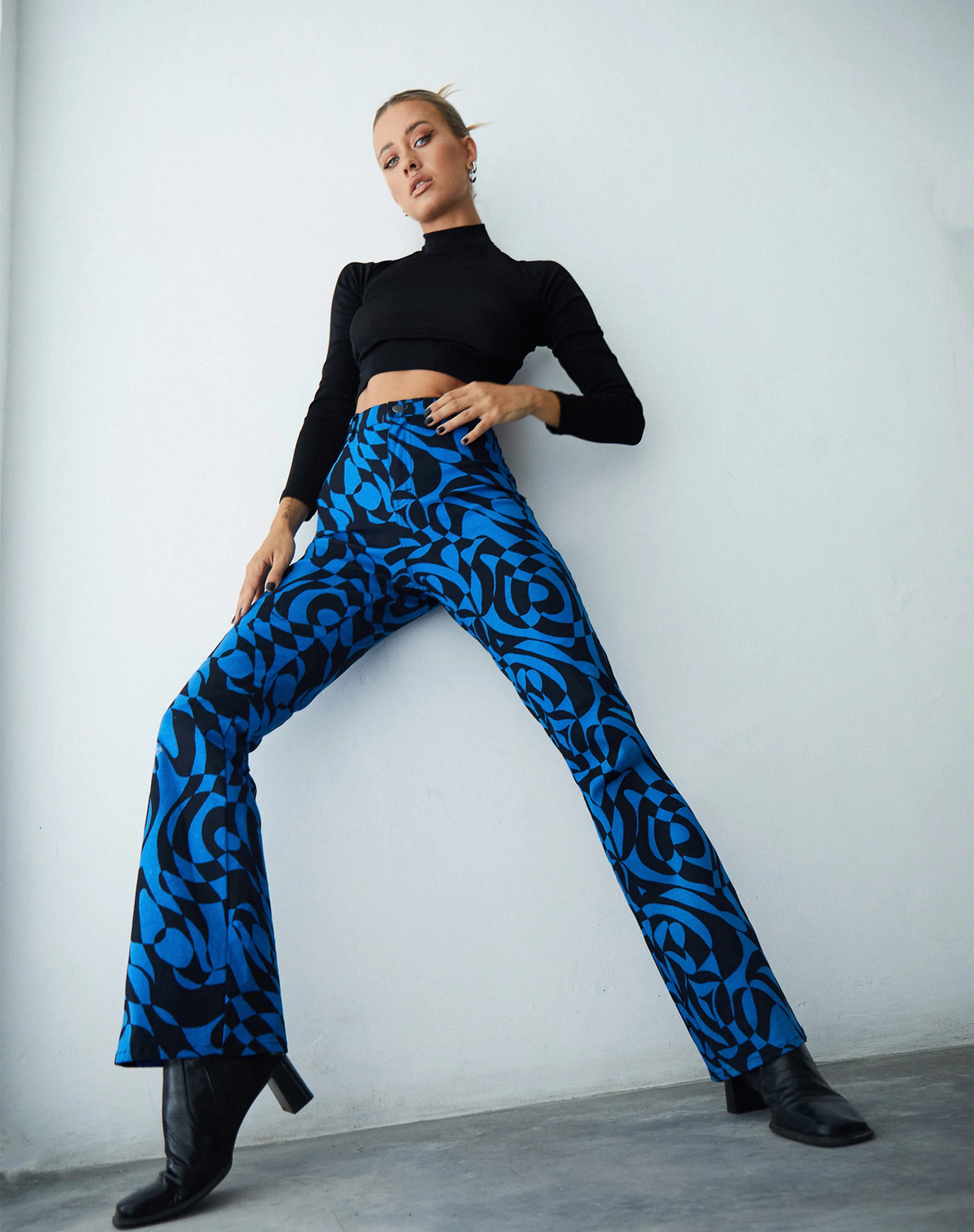 Zoven Trouser in Irregular Optic Blue - Awmao