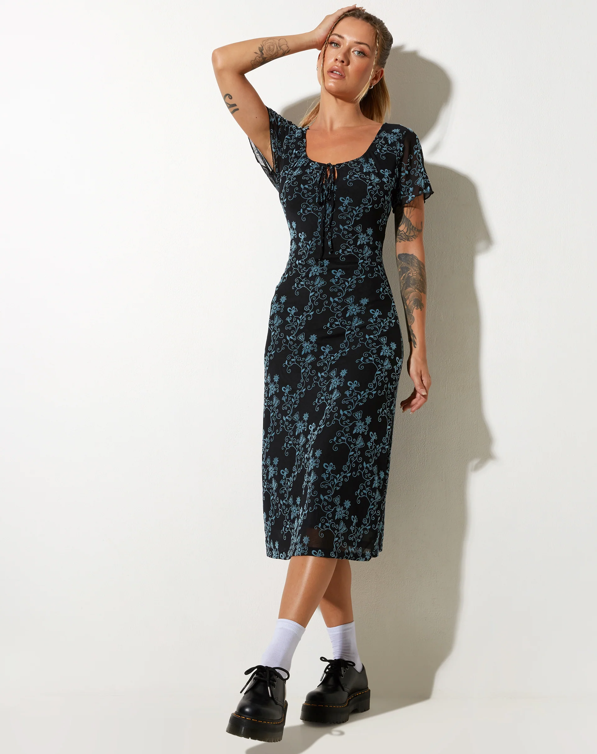 Lorani Midi Dress in Butterfly Vine Flock Blue - Awmao