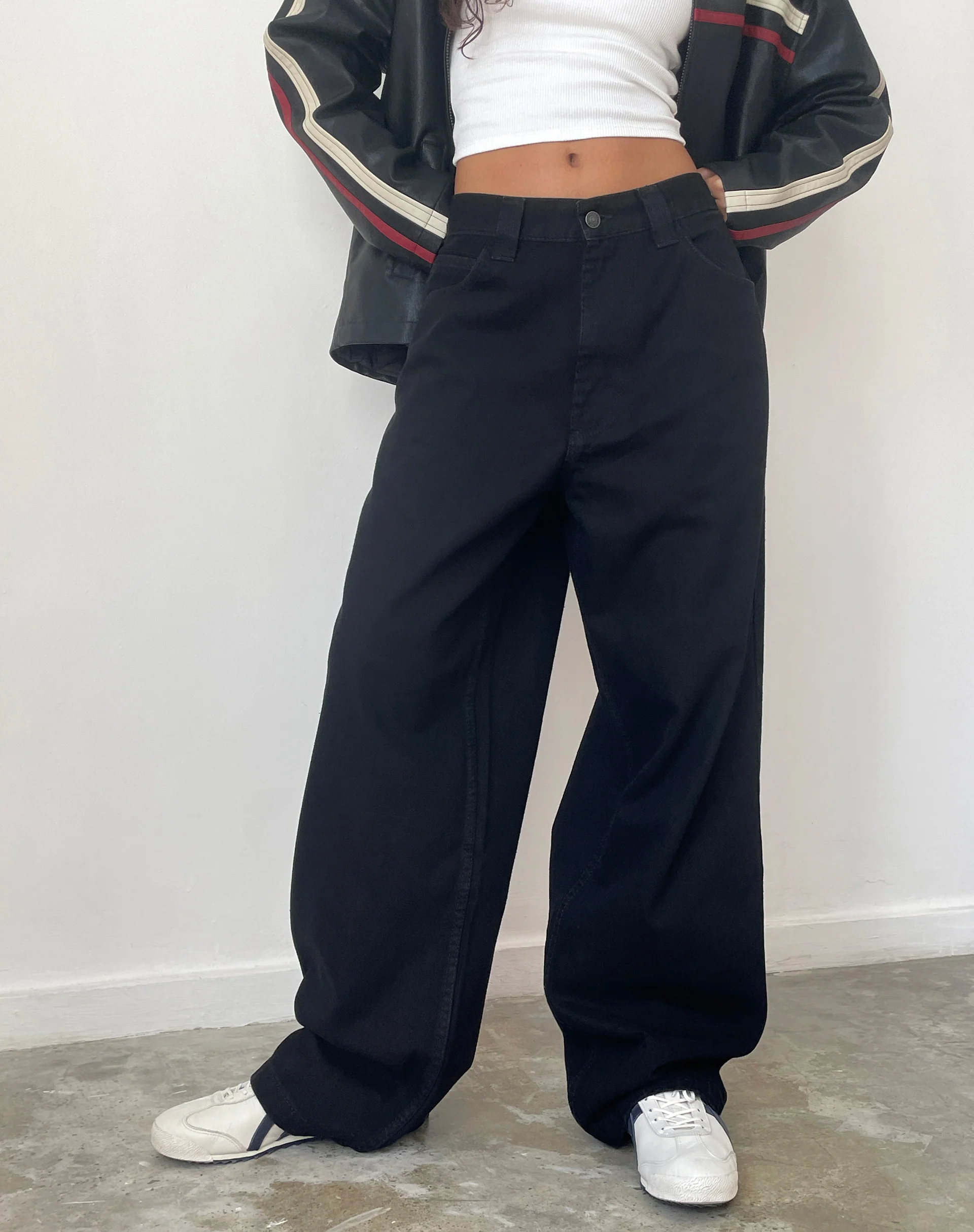 Skater Low Rise Jean in Rinse Black - Awmao