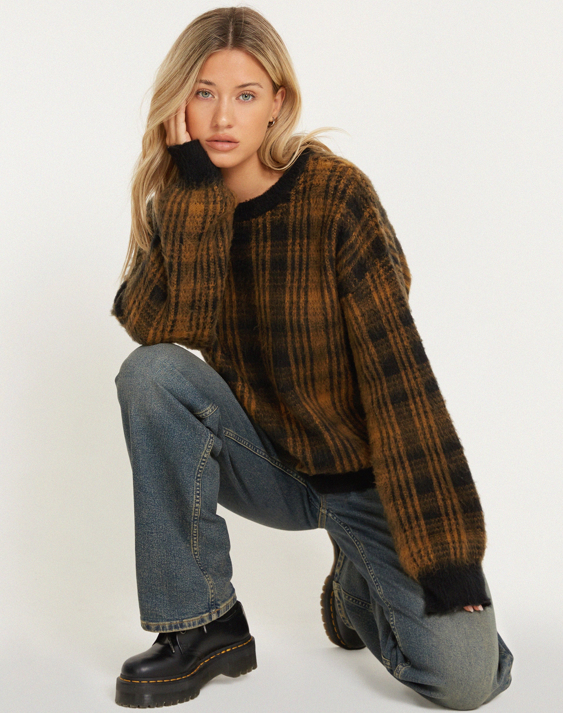 Mihail Knitted Jumper in Black Brown - Awmao