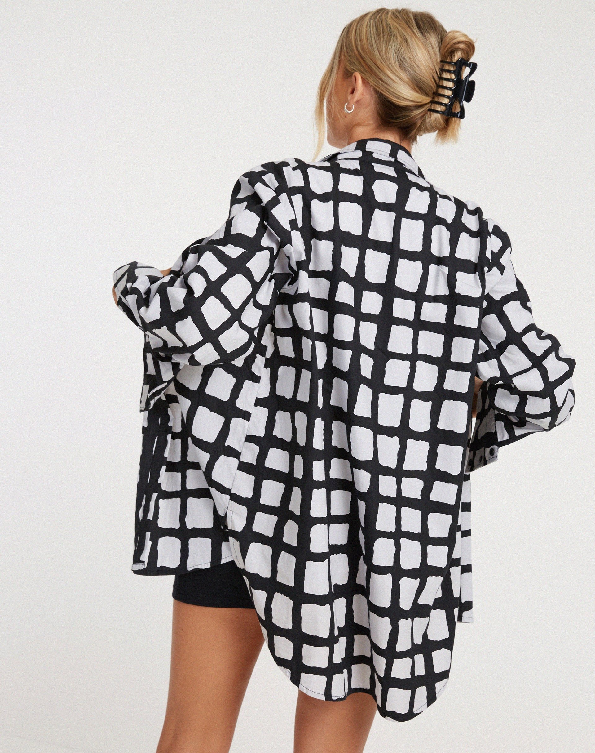 Elm Shirt in Mono Painted Check Black - Awmao