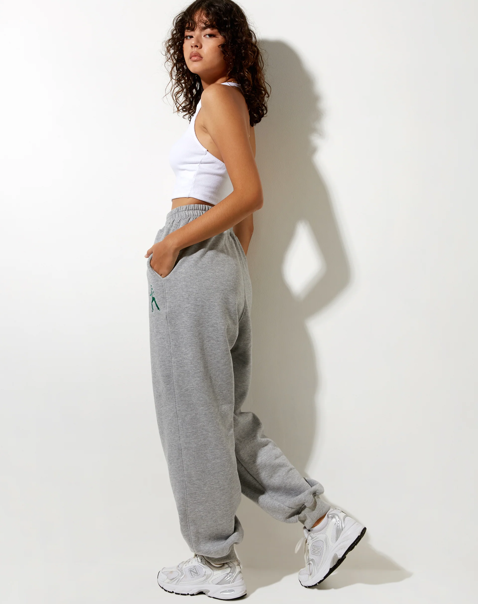 Roider Jogger in Greymarl Dancing Figure Embro - Awmao