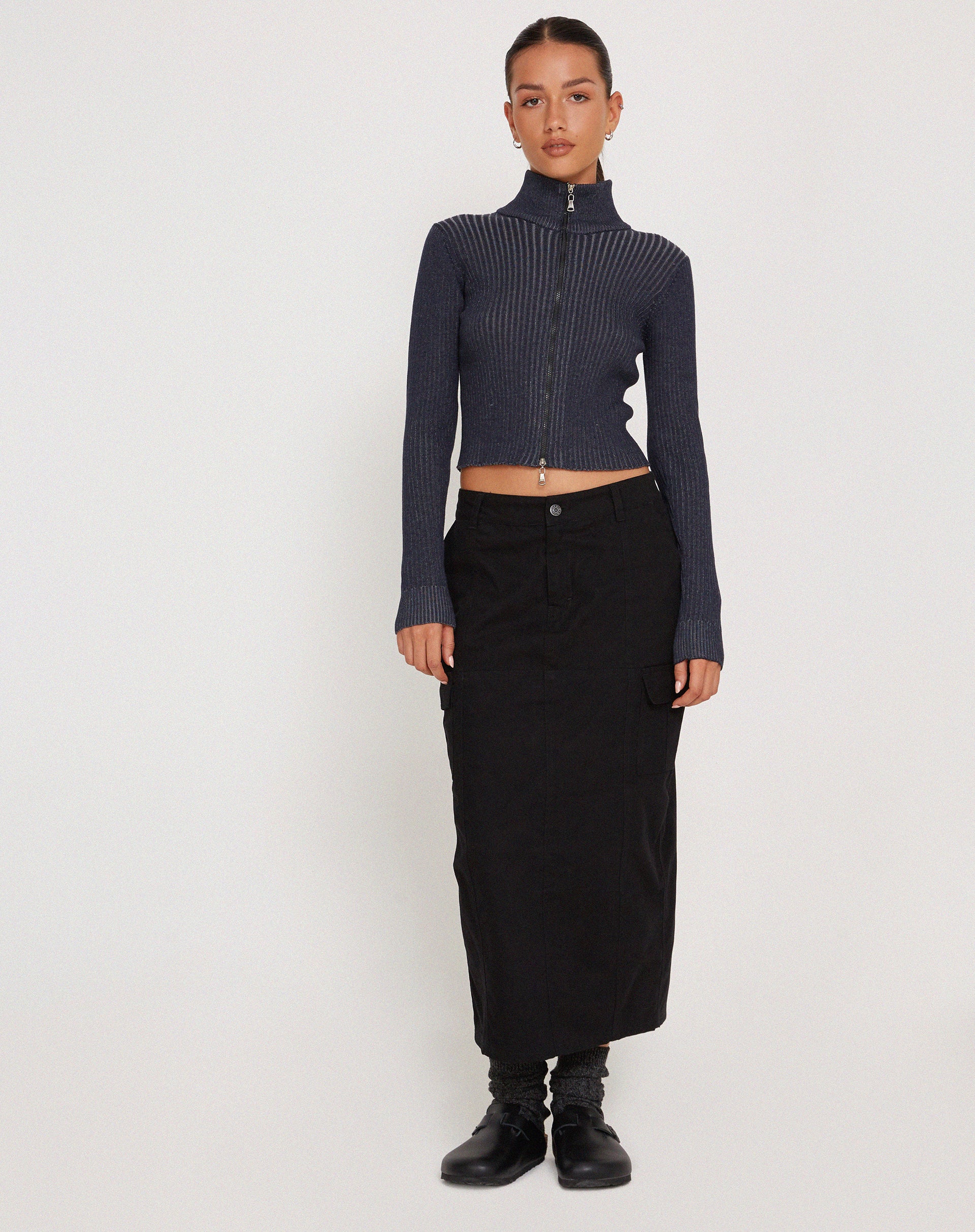 Tuzifa Cropped Jumper in Navy - Awmao