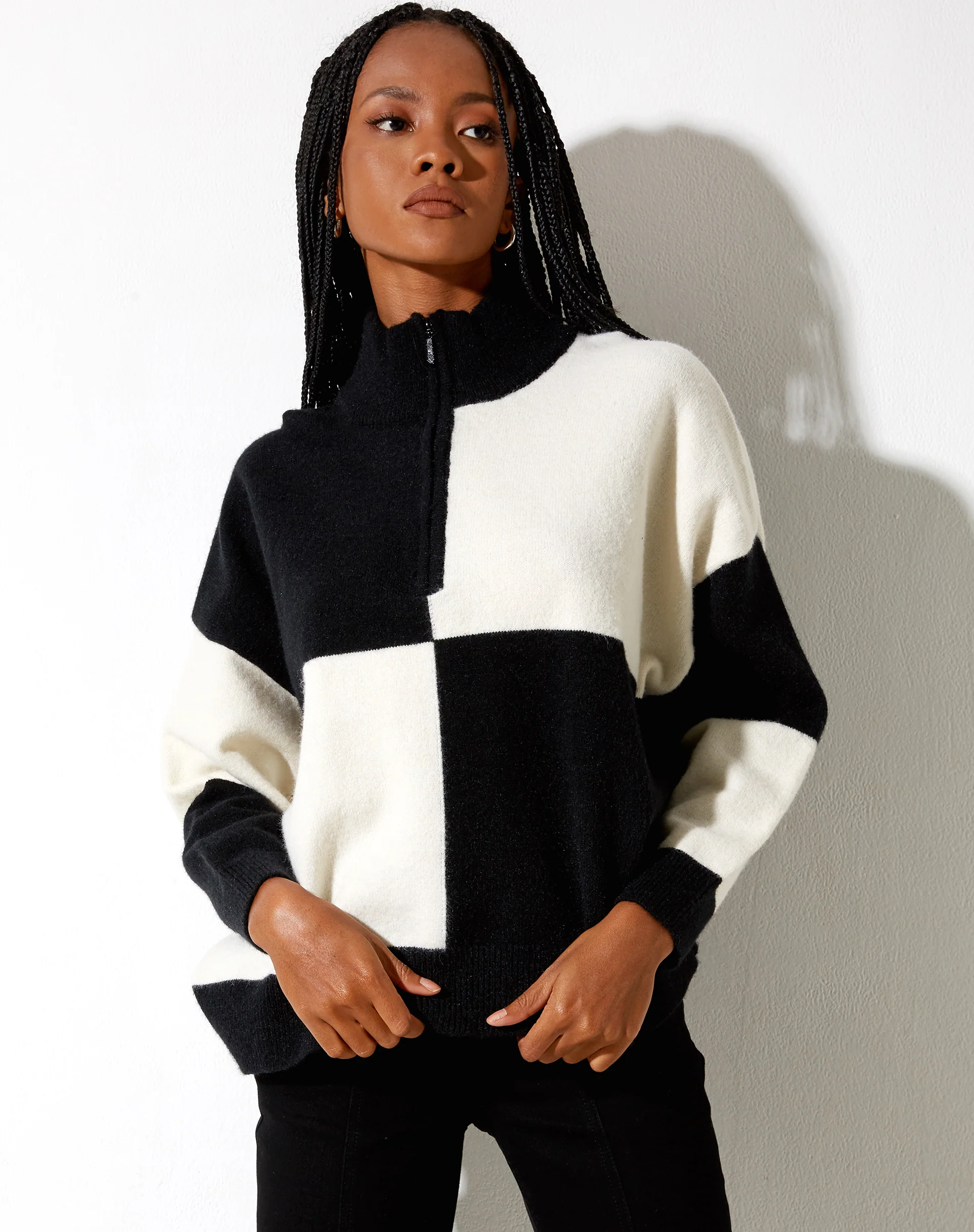 Tusca Sweatshirt in Black and Cream - Awmao