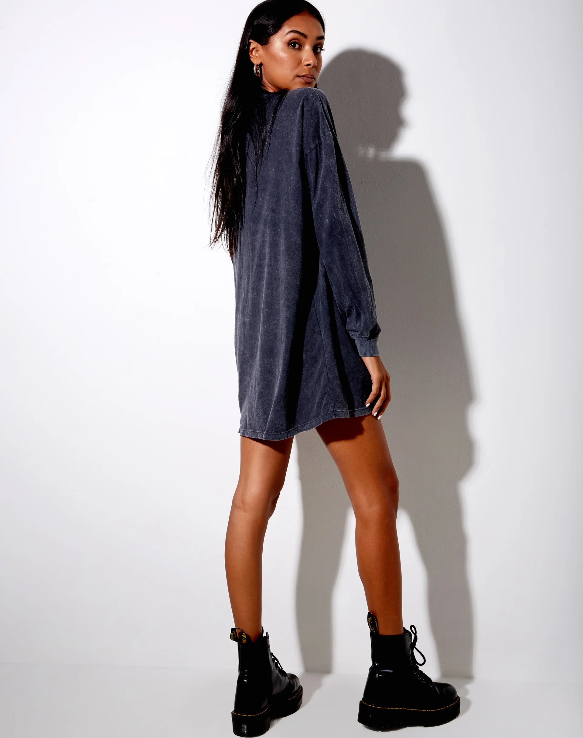 Lotsun Sweatshirt in Black Wash Twin Dragon - Awmao