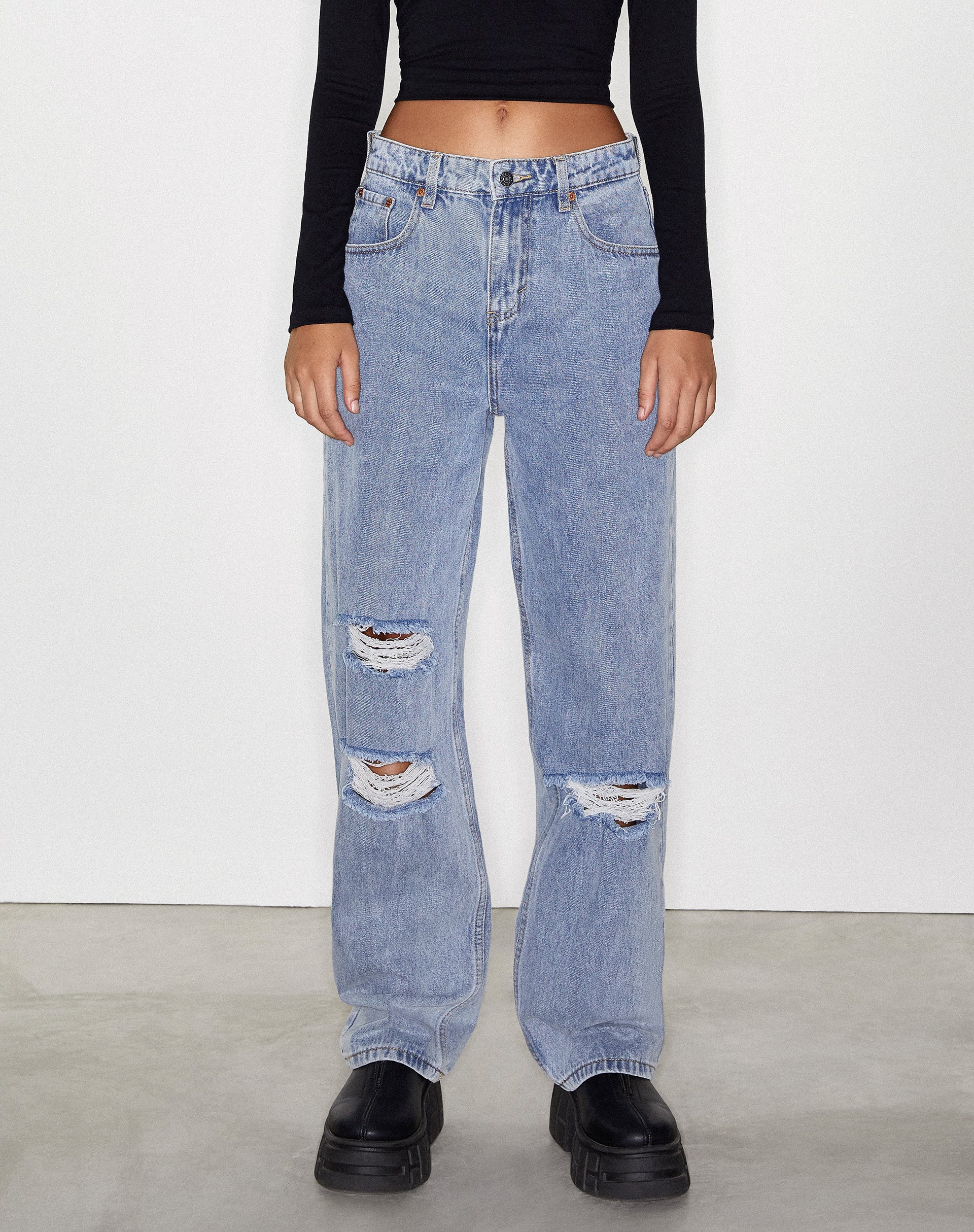Rips Parallel Jean in Light Wash - Awmao