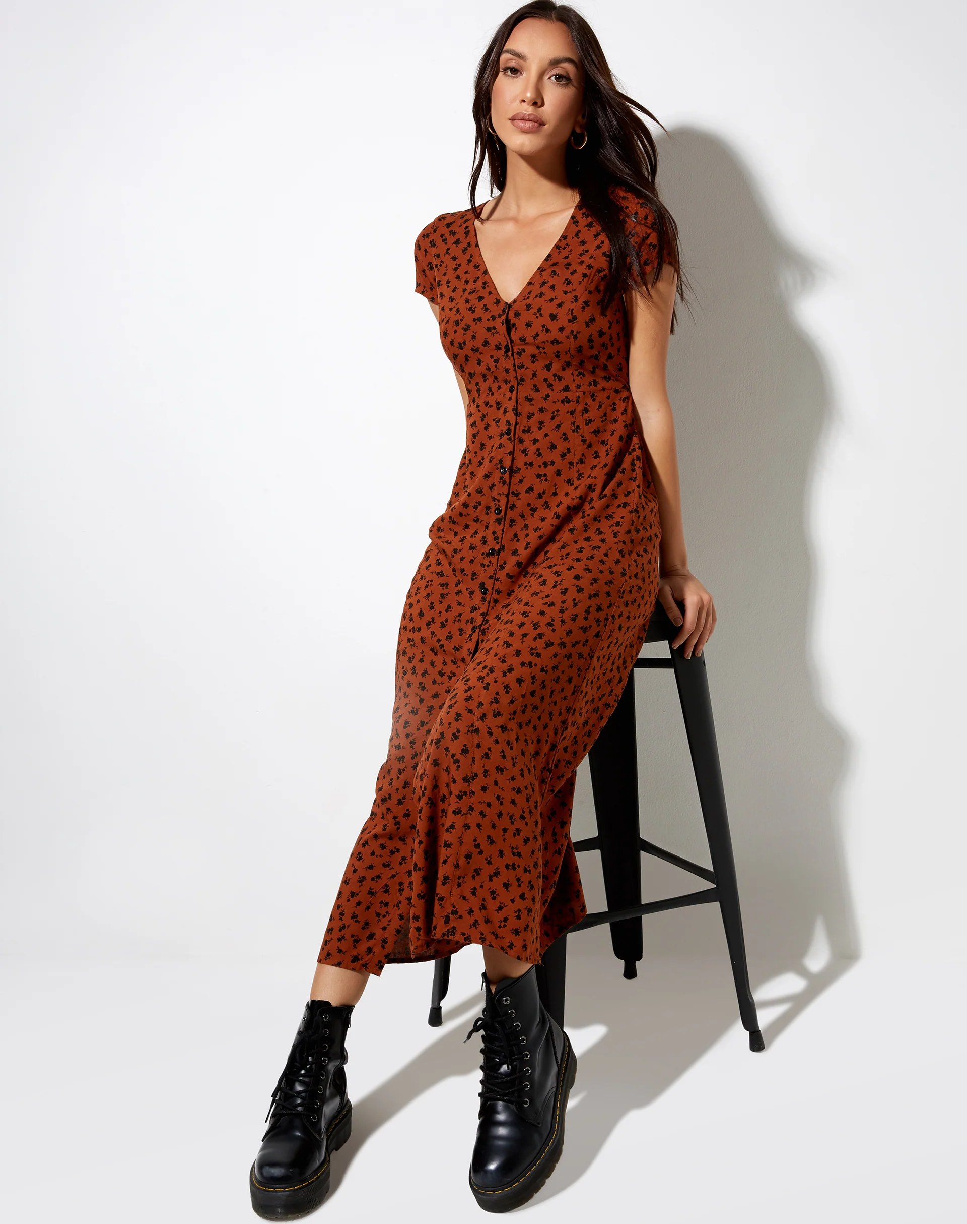 Sanrin Midi Dress in Dainty Daisy Bombay Brown - Awmao