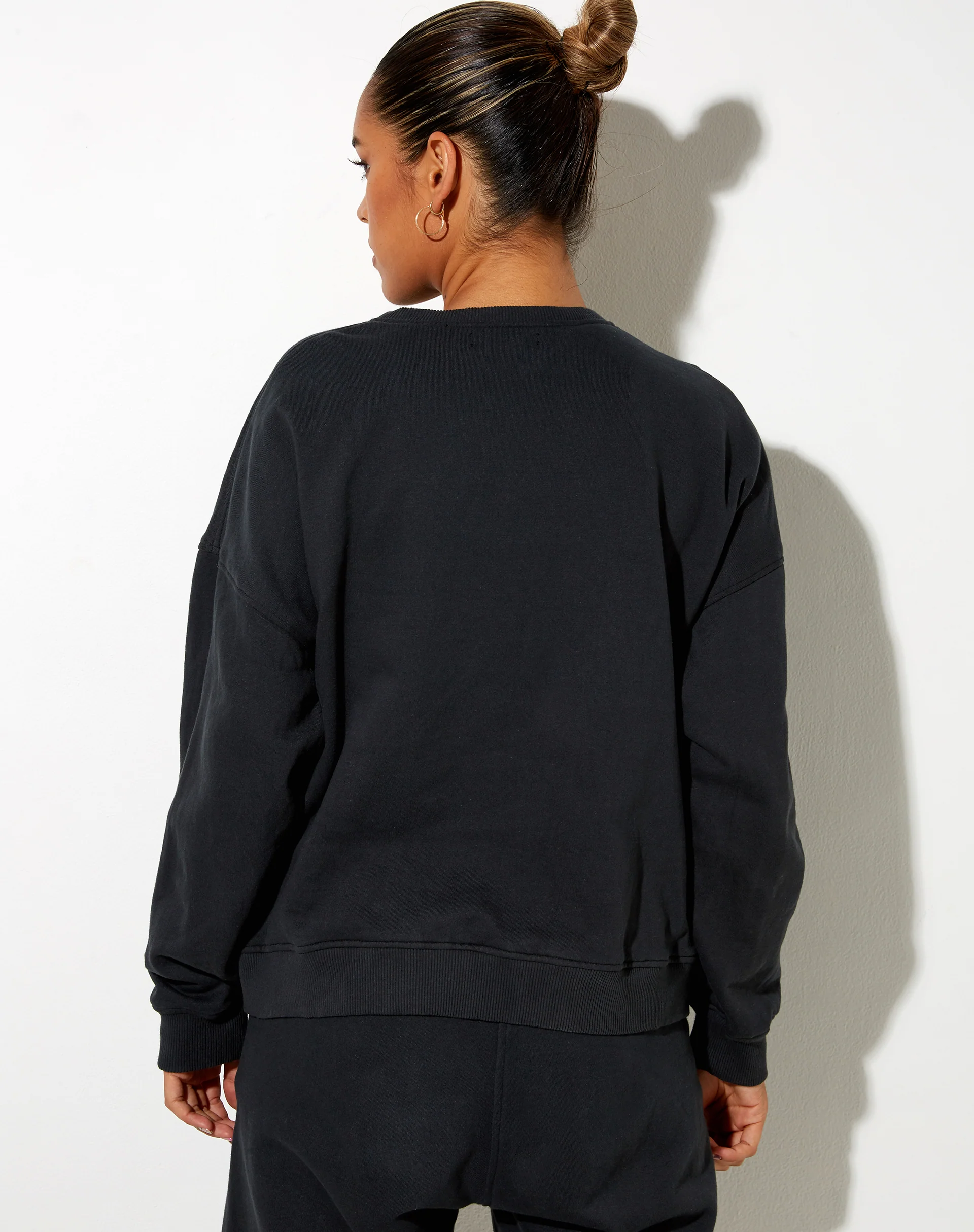 Ted Sweatshirt in Vintage Black Bittersweet - Awmao