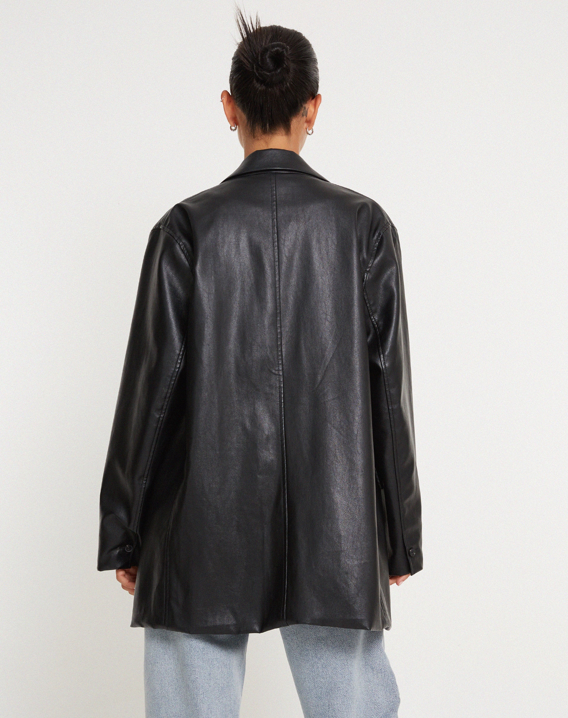Saken Blazer in Pu Black - Awmao