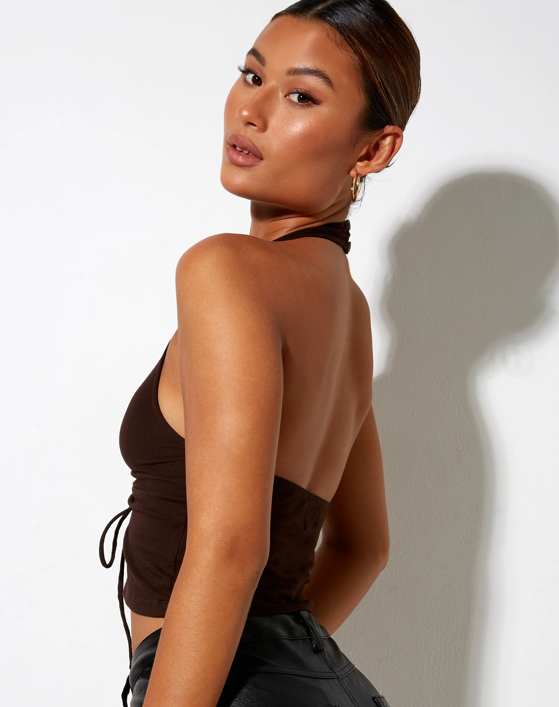 Dapa Crop Top in Lycra Bitter Chocolate - Awmao