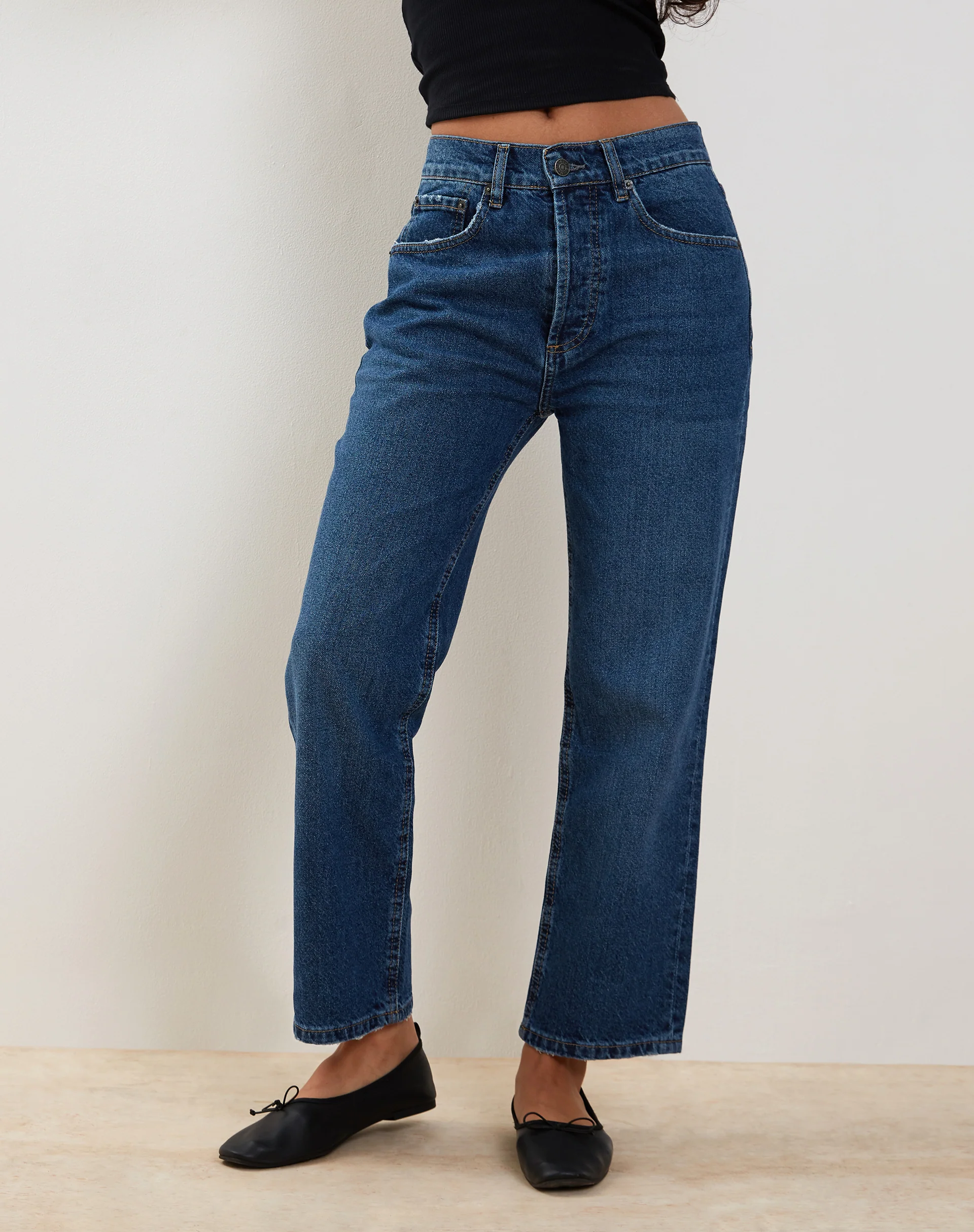Mid Rise Straight Leg Jeans in Mid Blue Used Denim - Awmao
