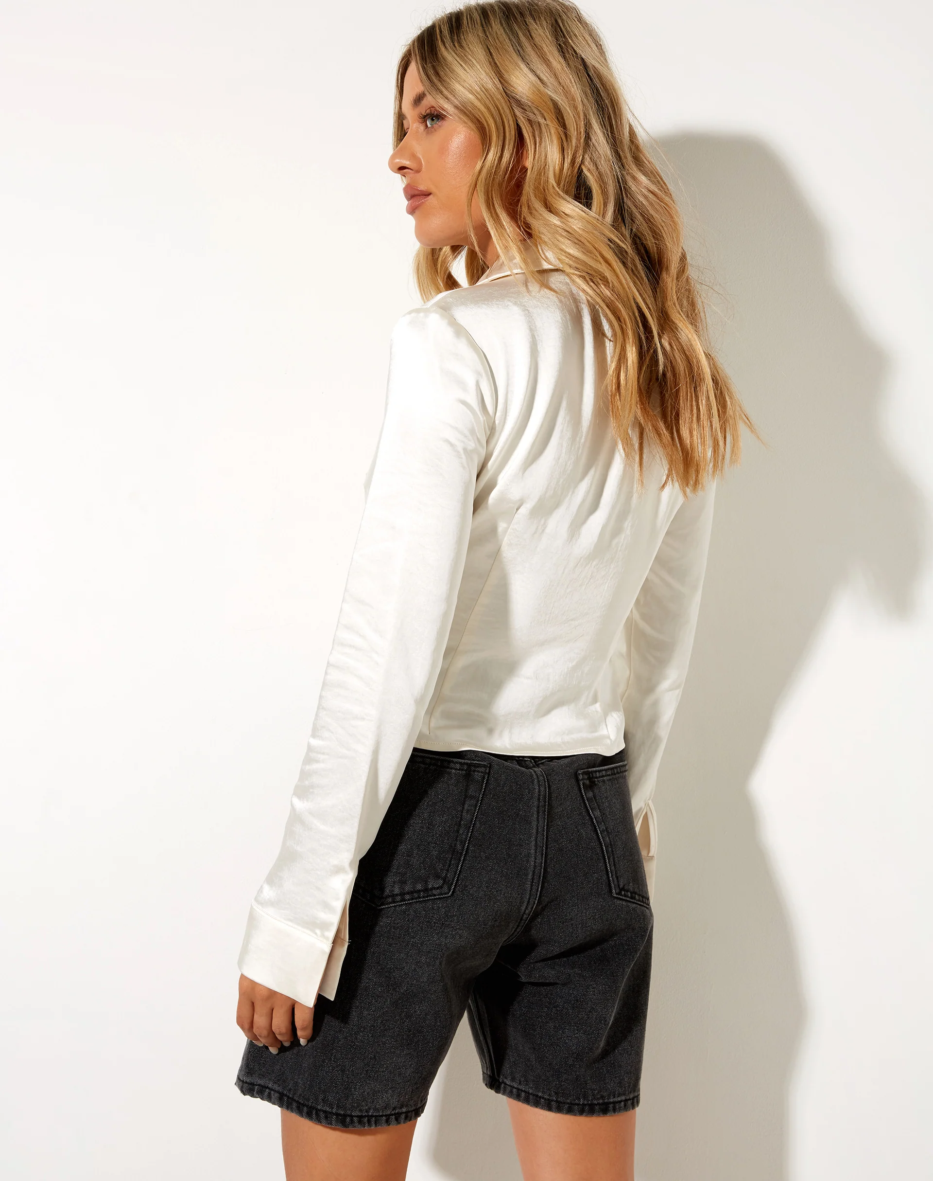 Estesa Shirt in Satin Ivory - Awmao