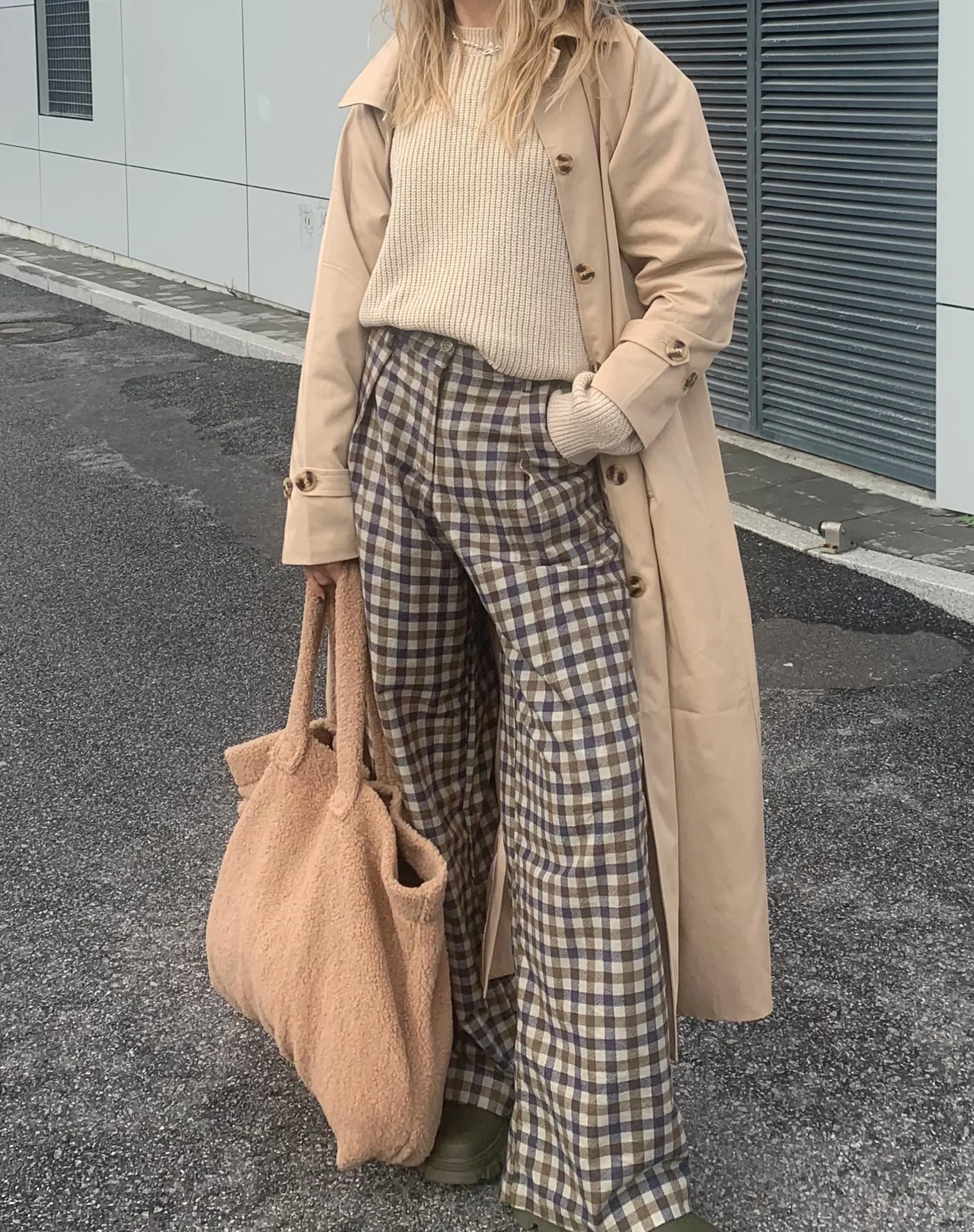Yeva Trouser in 40's Check Tan - Awmao