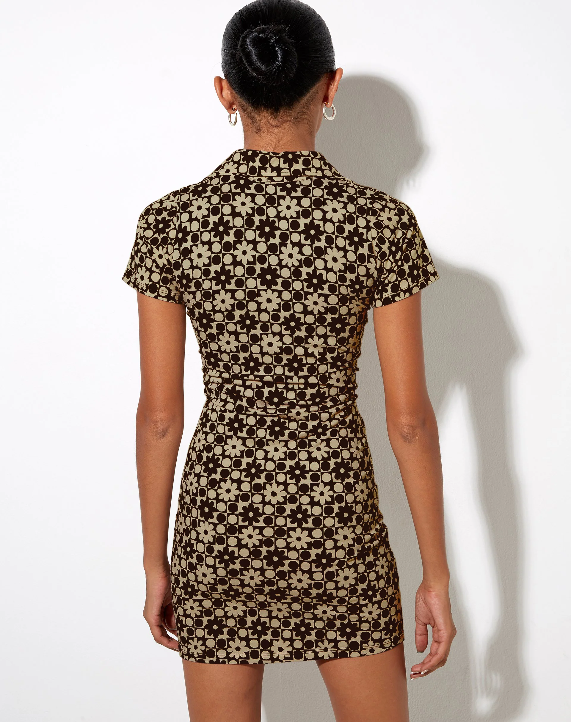 Jeeves T-Shirt Dress in Patchwork Daisy Brown - Awmao