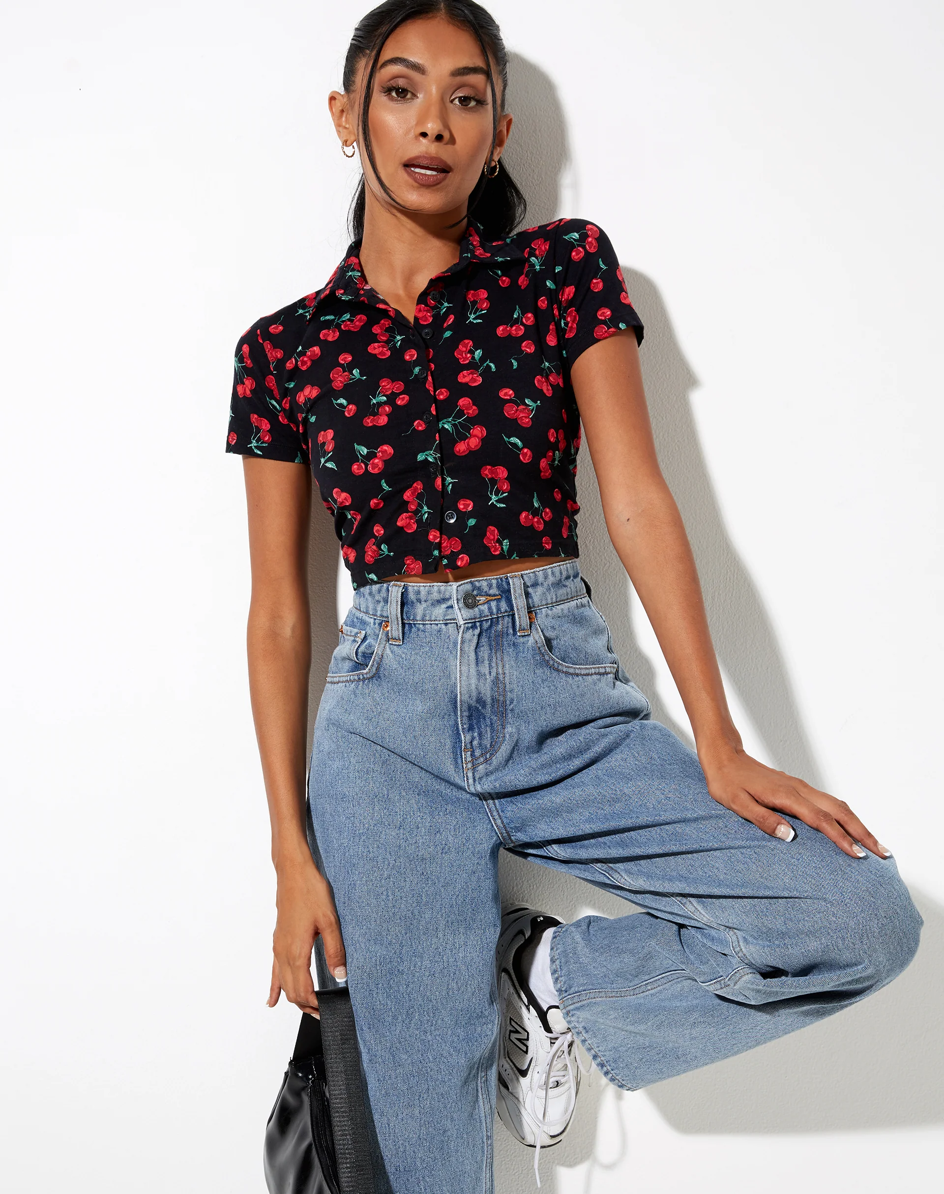 Wuma Shirt in Cherries Black - Awmao