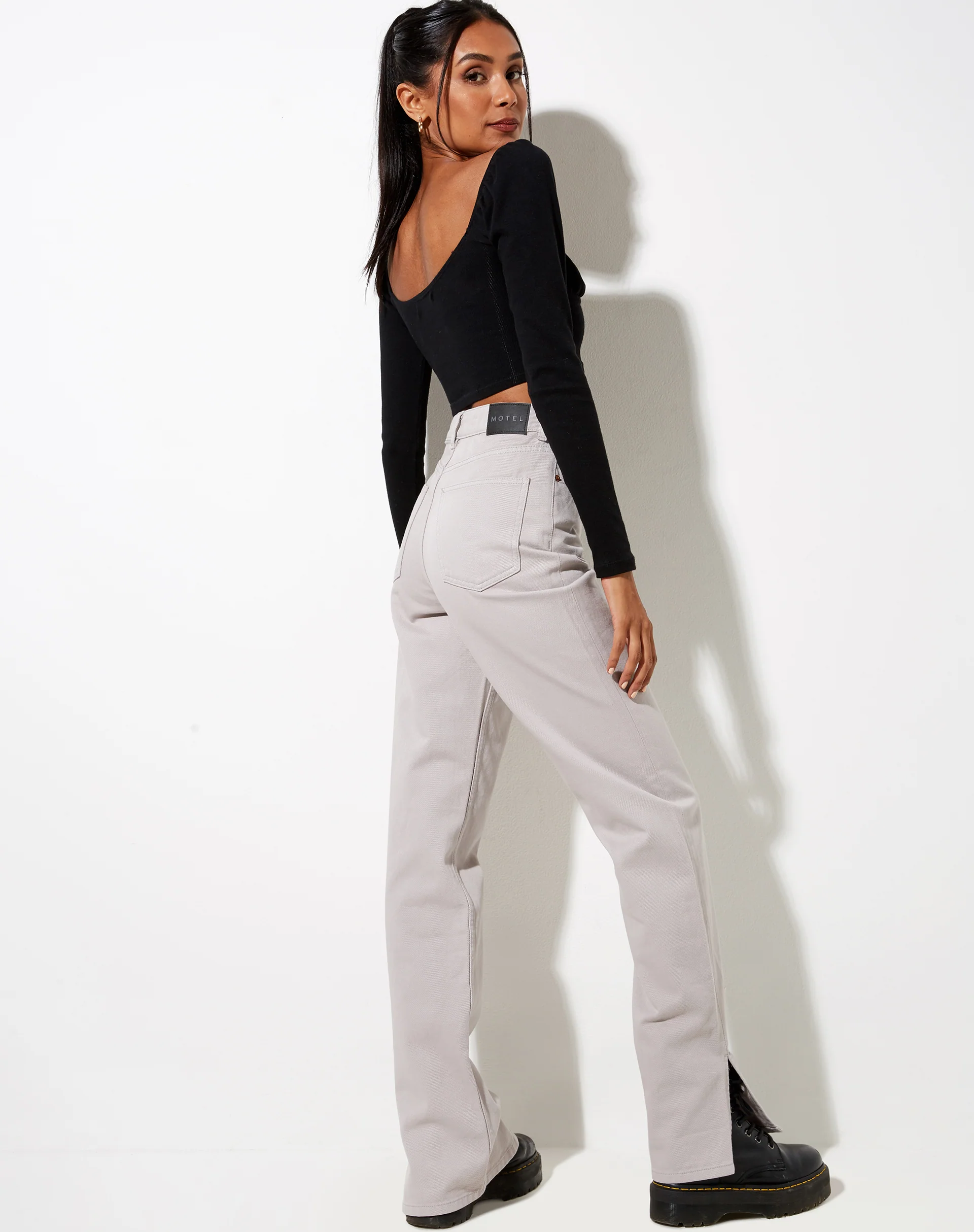 Straight Leg Jeans in Moonstruck - Awmao
