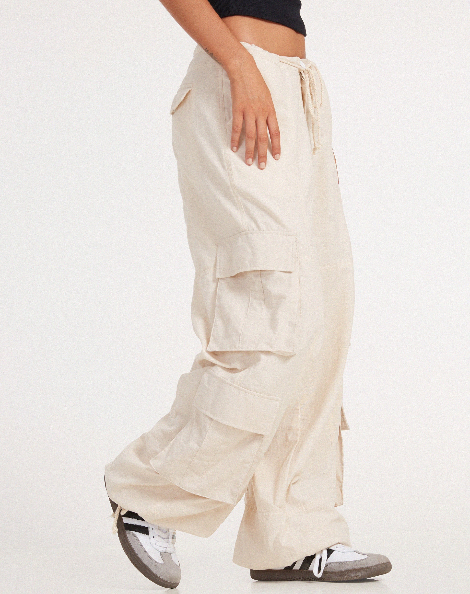 Philia Cargo Trouser in Ecru - Awmao