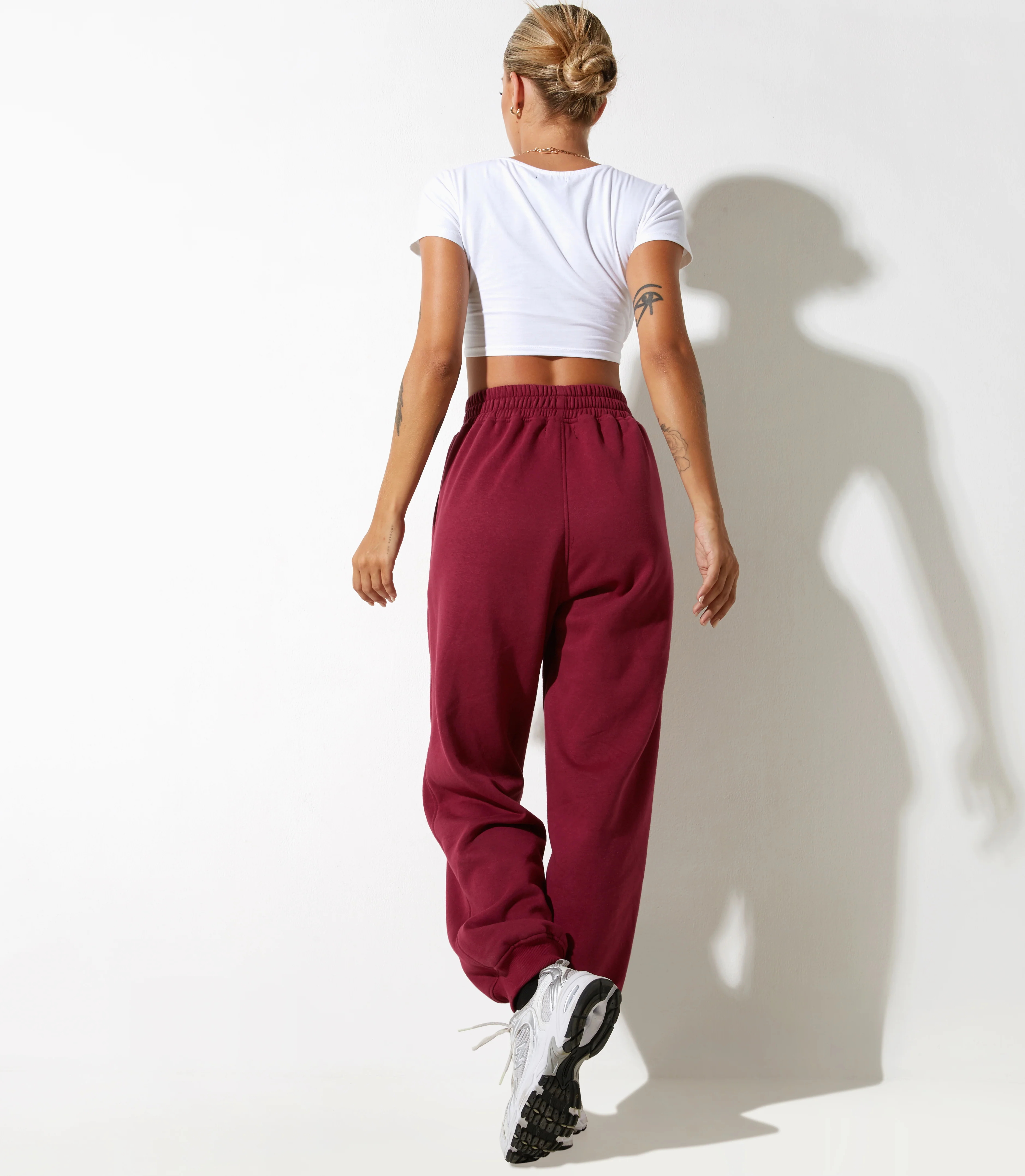 Roider Jogger in Burgundy with 'Winning Team' Embro - Awmao