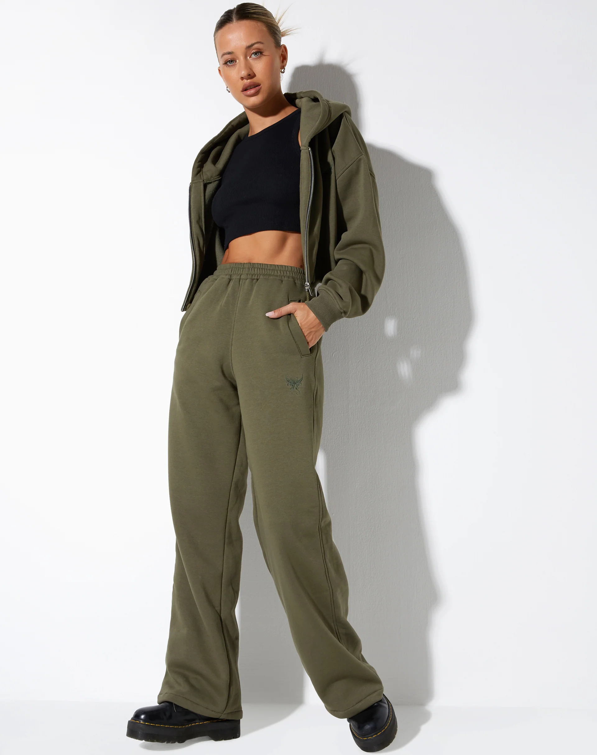 Leia Jogger in Grape Leaf Butterfly Embro - Awmao