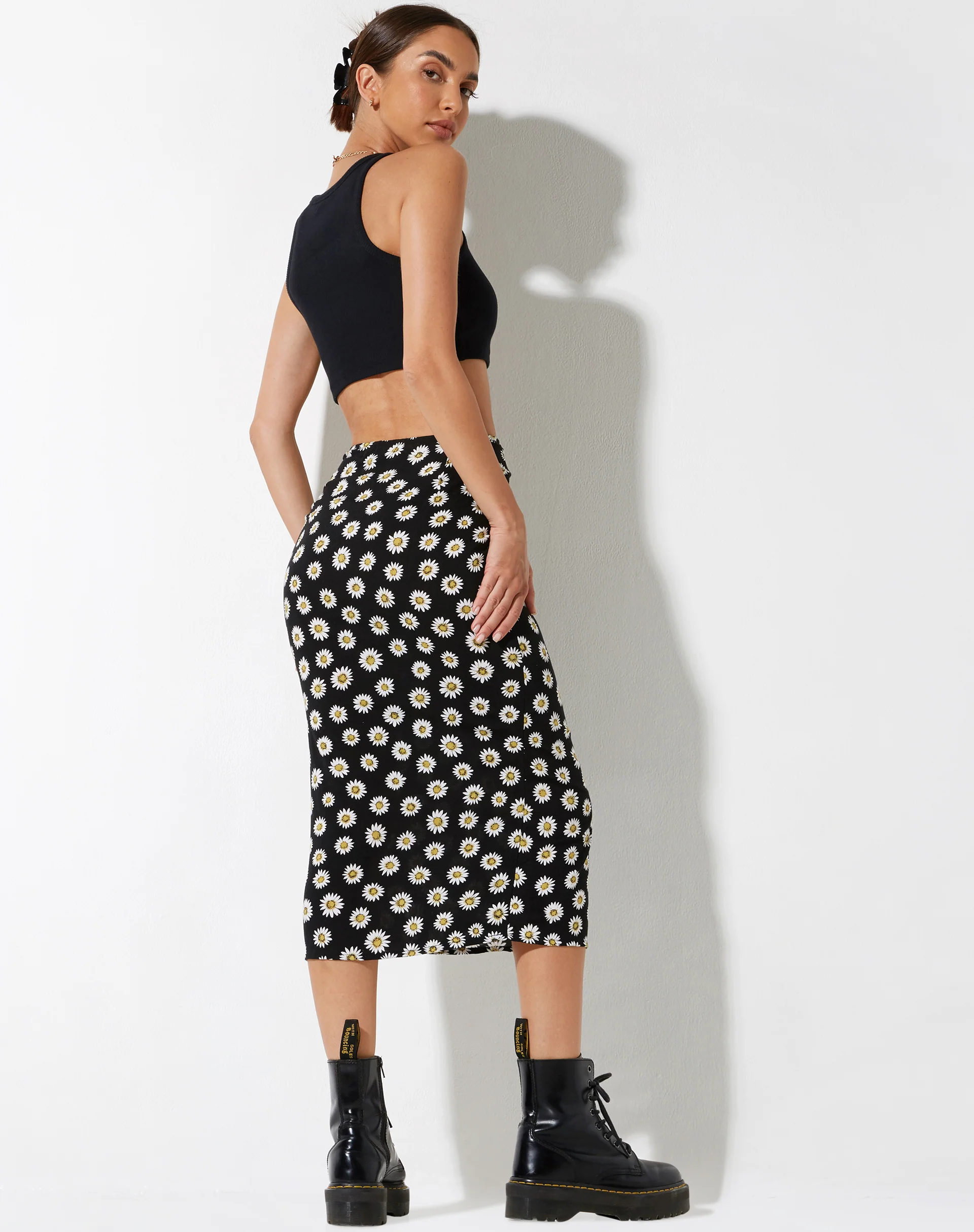 Harriet Midi Skirt in Grunge Daisy Black - Awmao