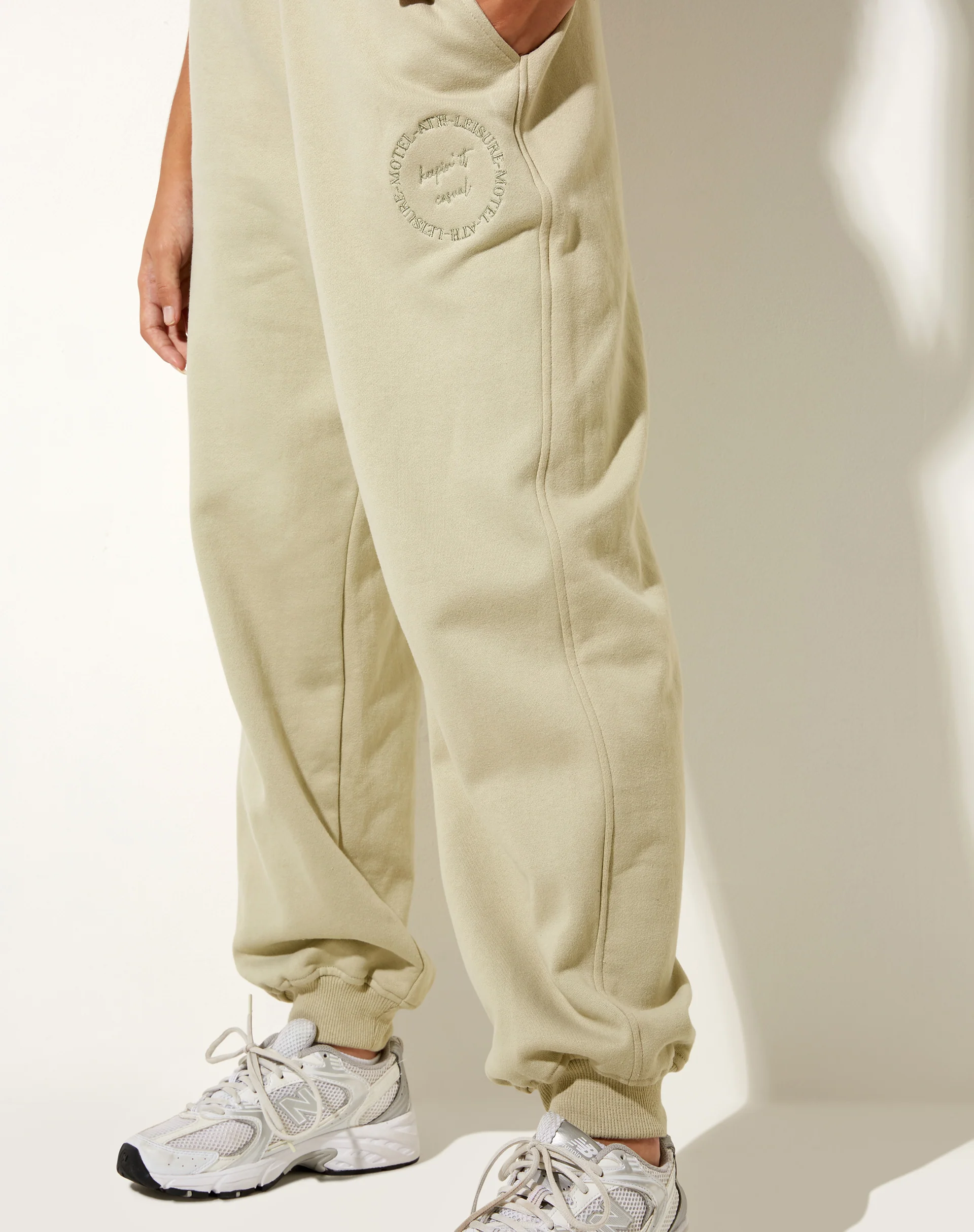 Roider Jogger in Pastel Green Keepin It Casual - Awmao