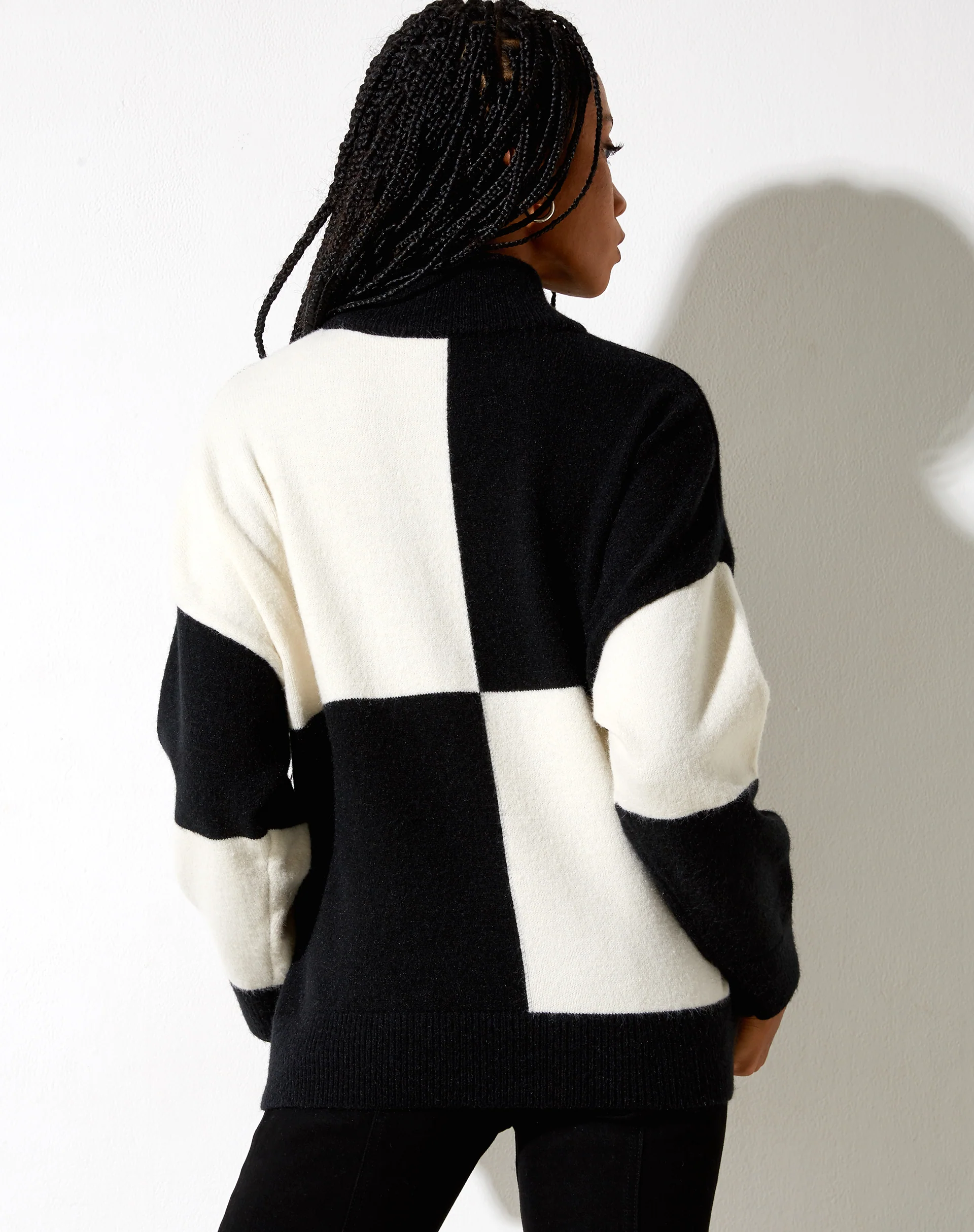 Tusca Sweatshirt in Black and Cream - Awmao