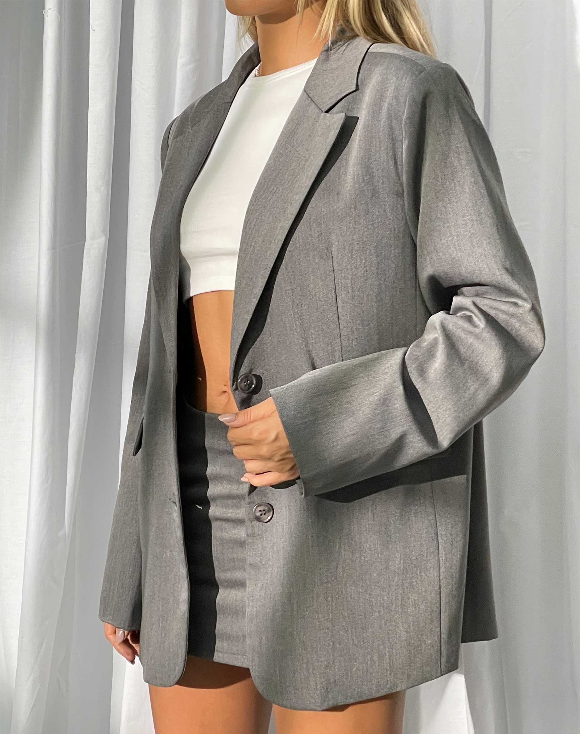 MOTEL X JACQUIE Maiwa Blazer in Tailoring Charcoal - Awmao