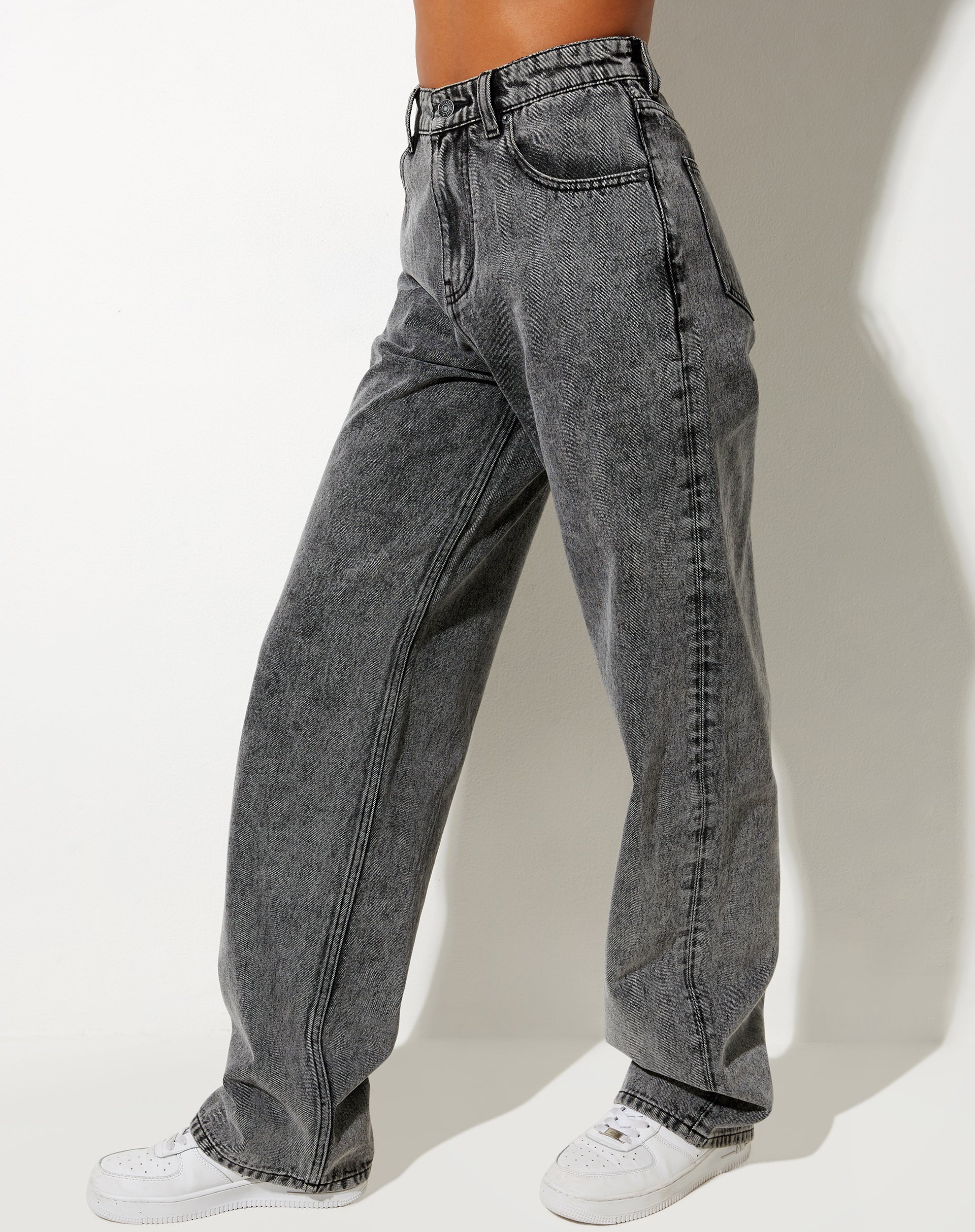 Parallel Jeans in Acid Black - Awmao