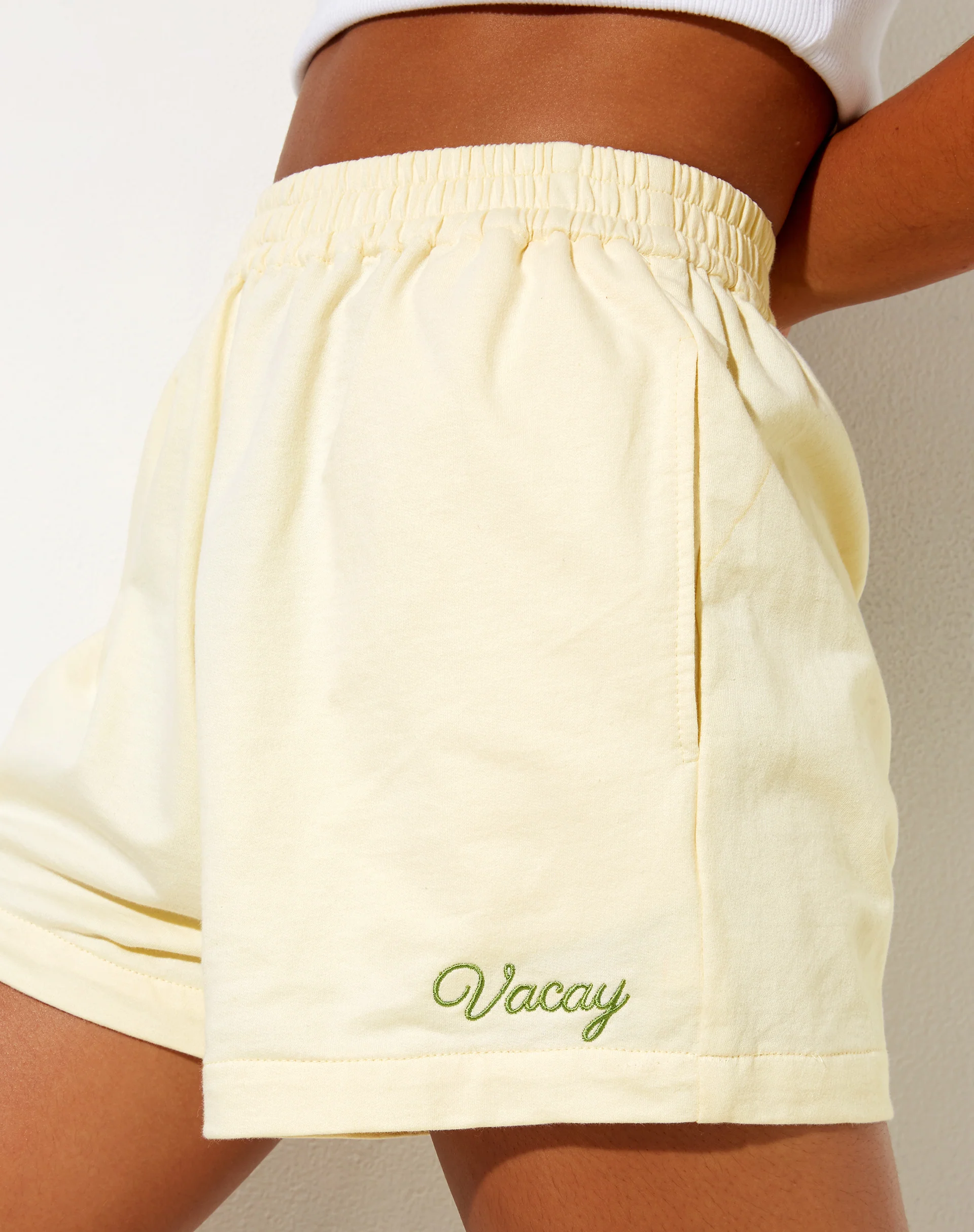 Terry Short in Buttercream Vacay Embro - Awmao