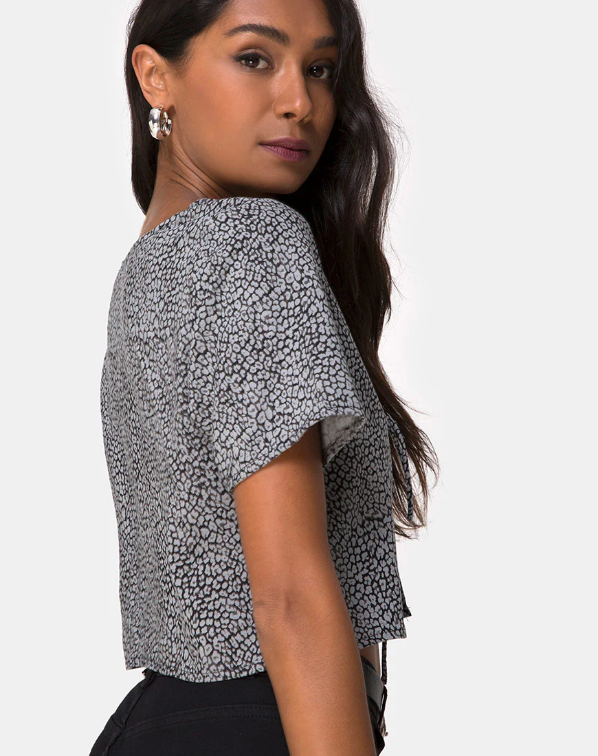 Vaco Blouse in Ditsy Leopard Grey - Awmao