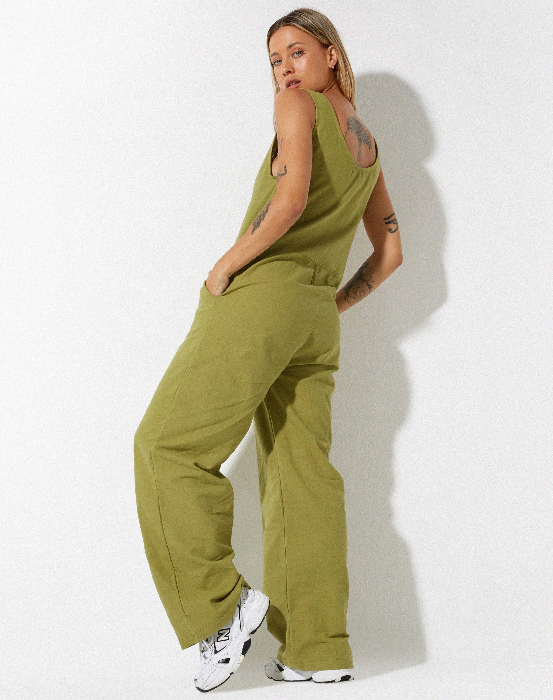 Beatrix Jumpsuit in Linen Rami Green - Awmao