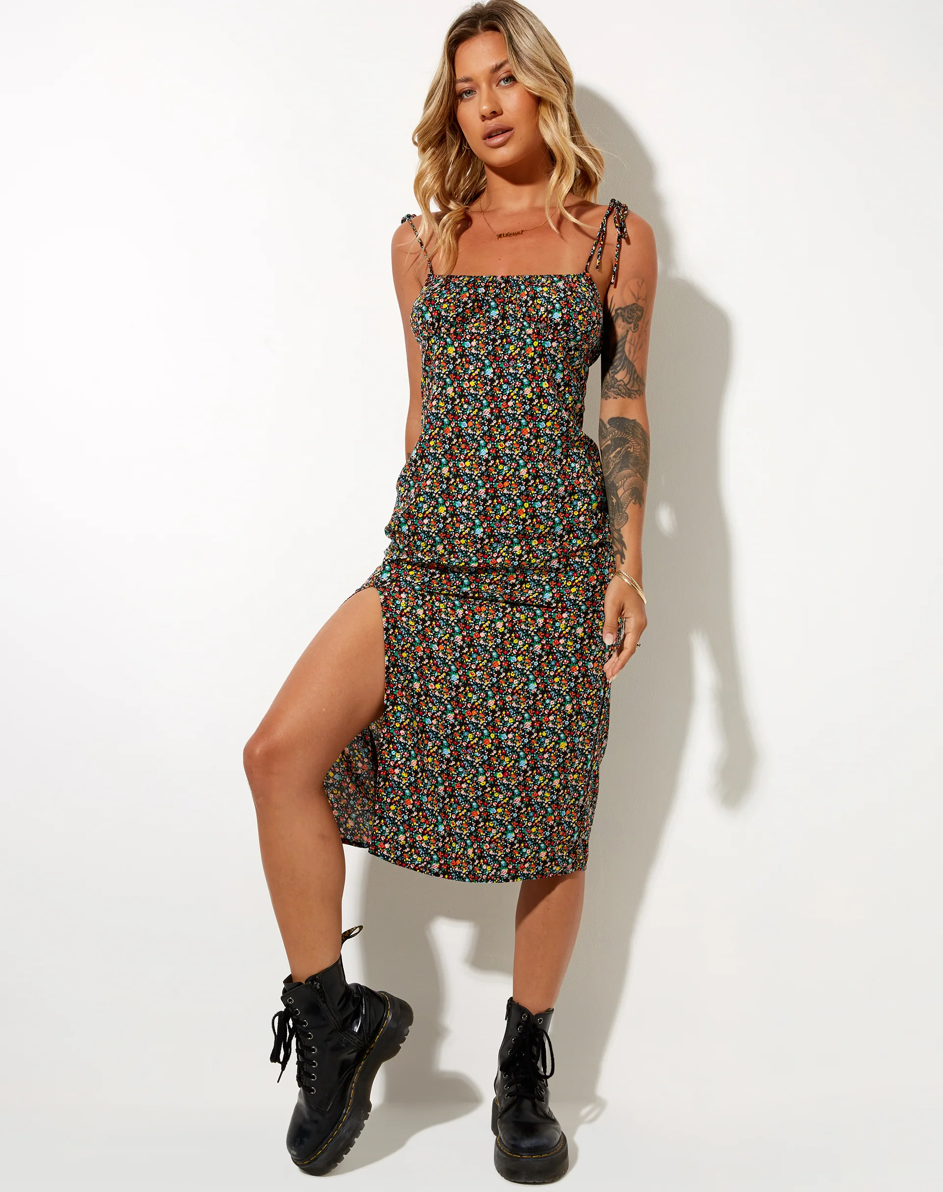 Lotie Midi Dress in Kenny Floral - Awmao