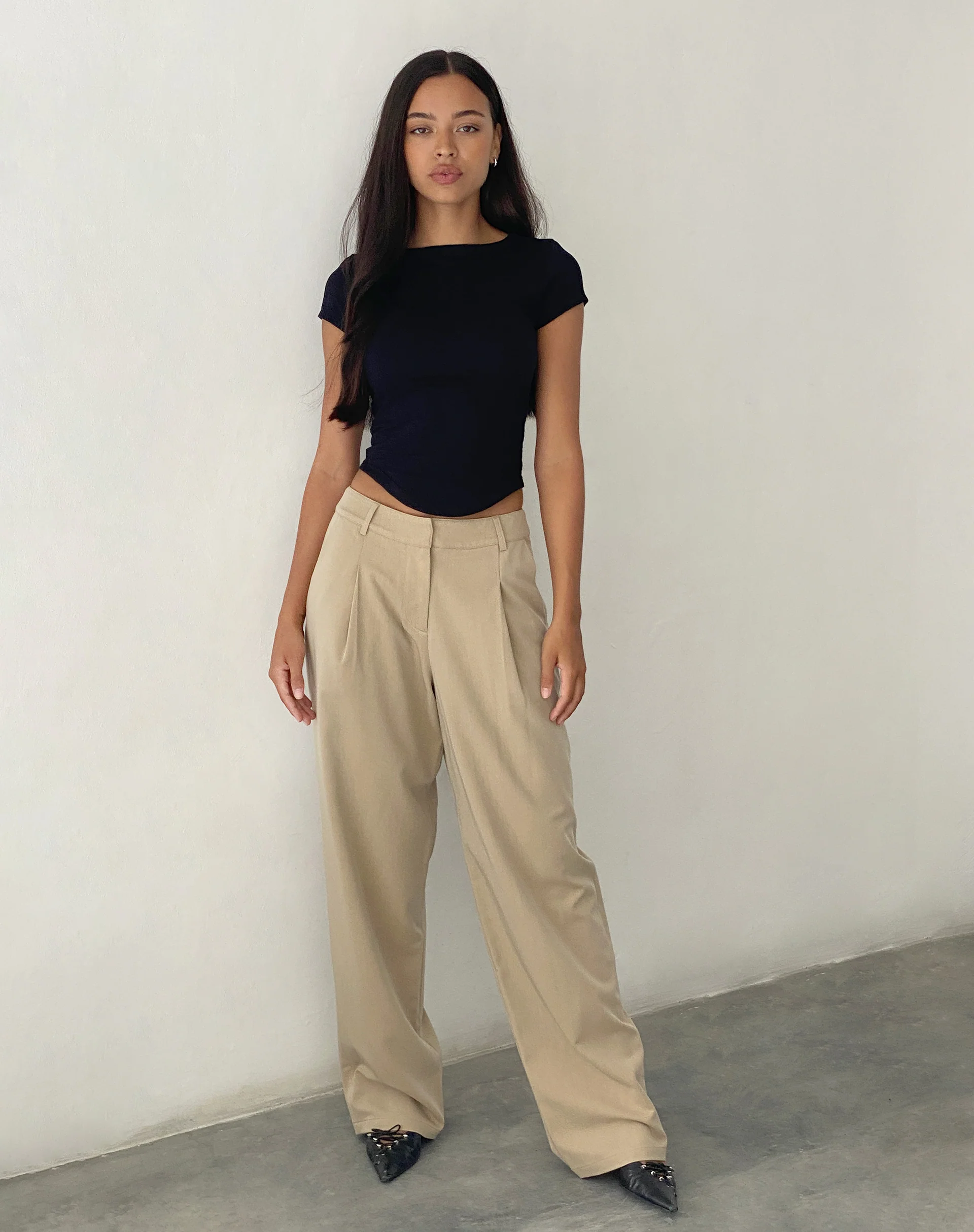 Sakaria Wide Leg Trouser in Tailoring Stone - Awmao