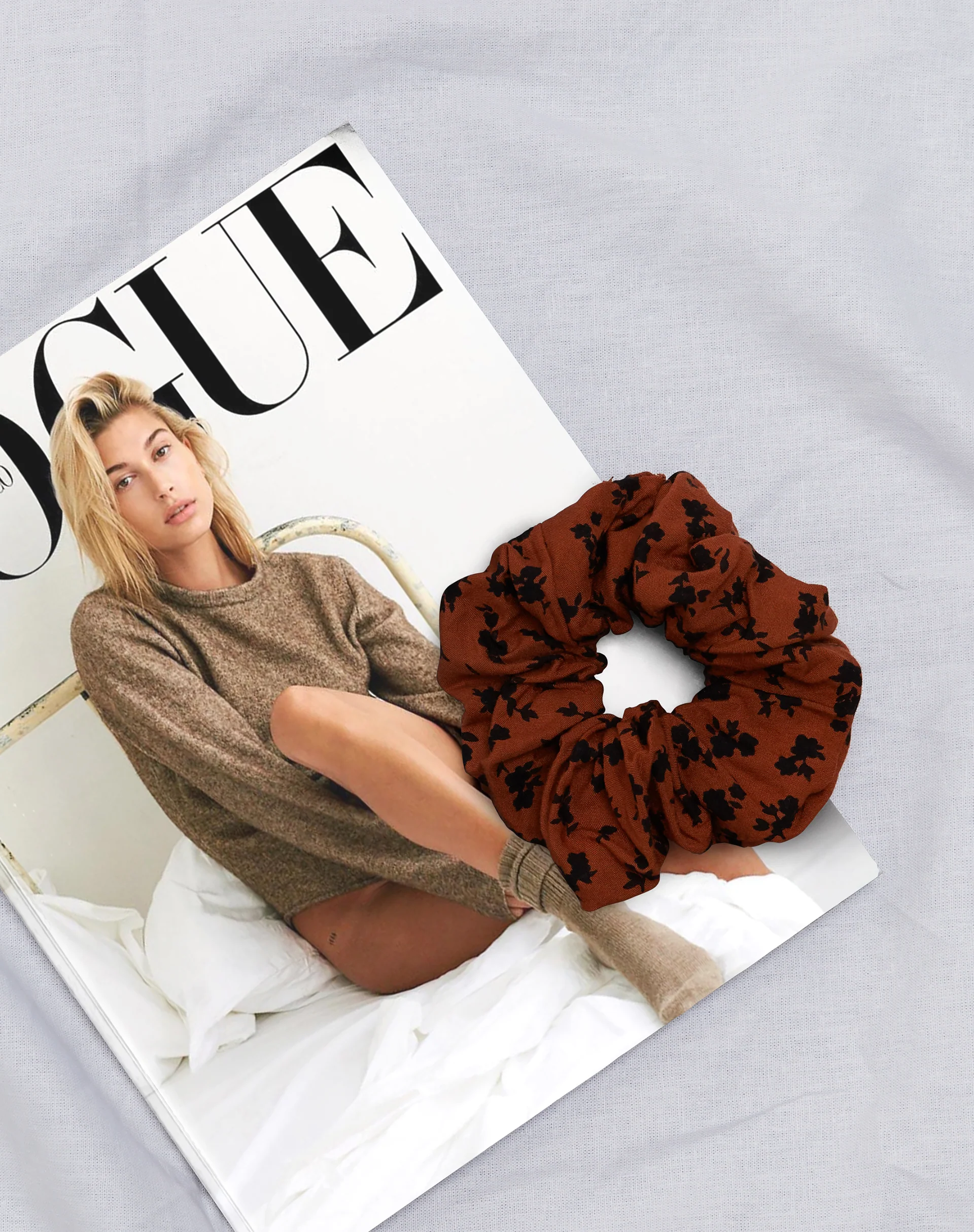 Scrunchie in Dainty Daisy Bombay Brown - Awmao