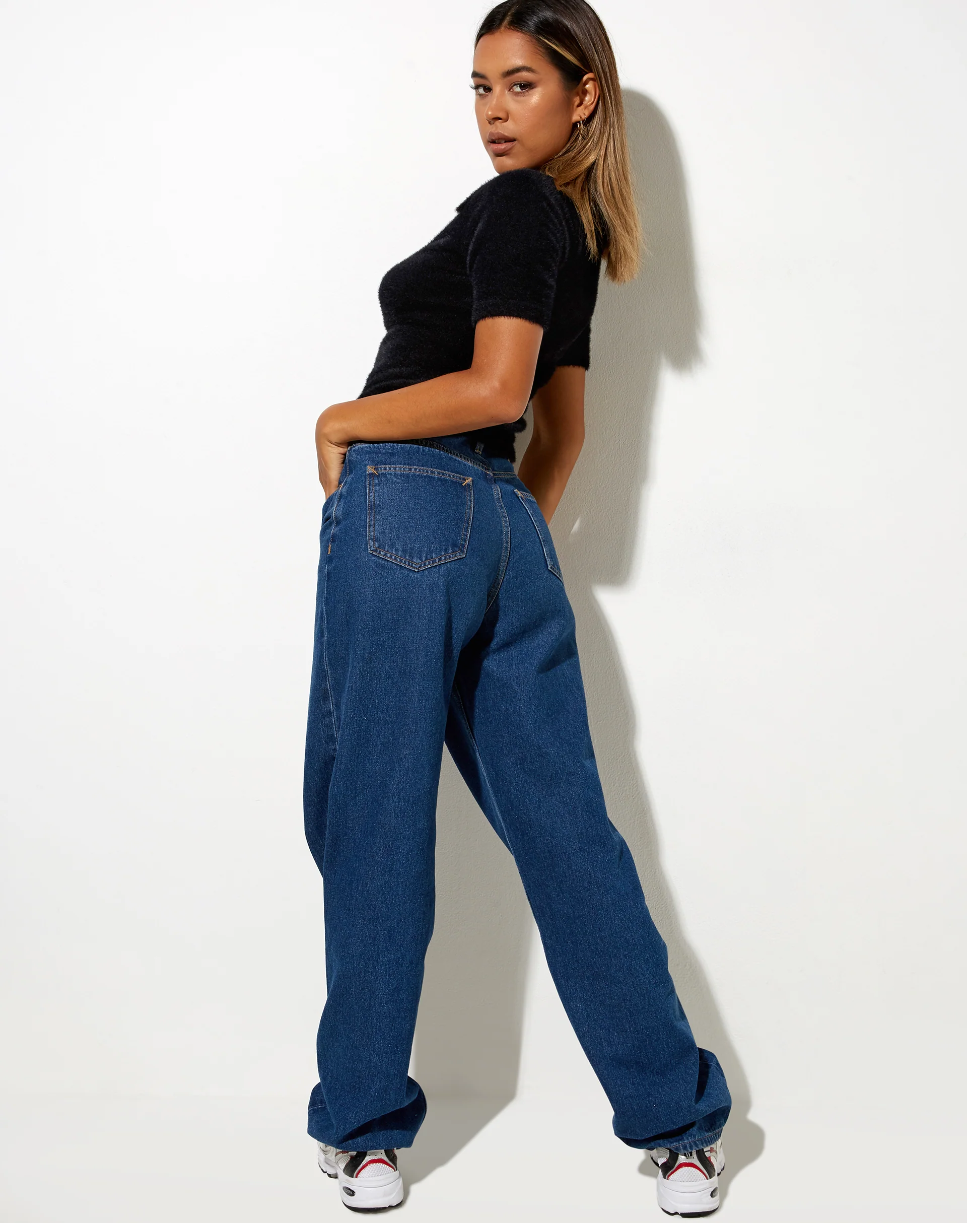 Pevita Crop Top in Fluffy Knit Black - Awmao