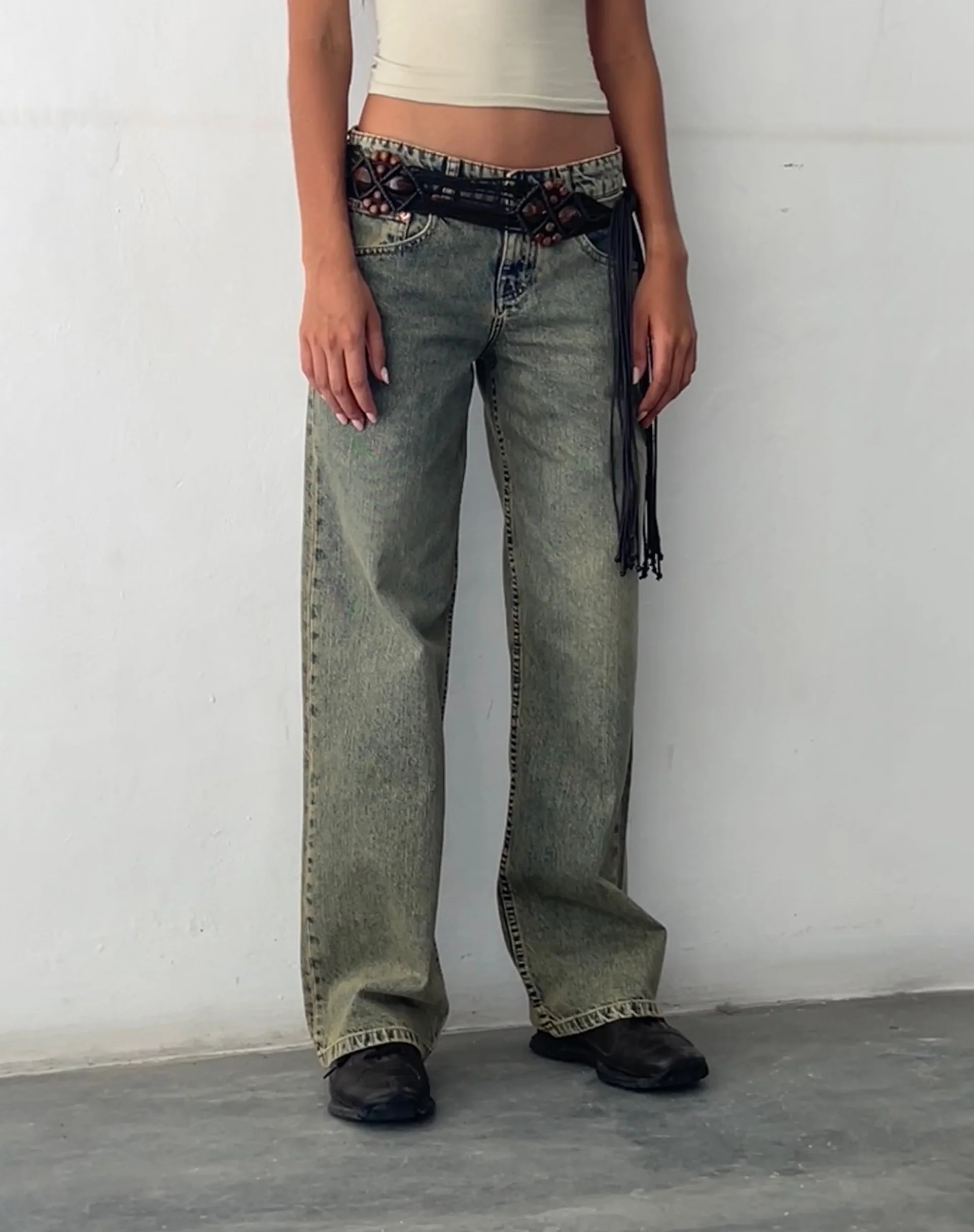 Low Rise Parallel Jeans in Sandy Blue Acid - Awmao