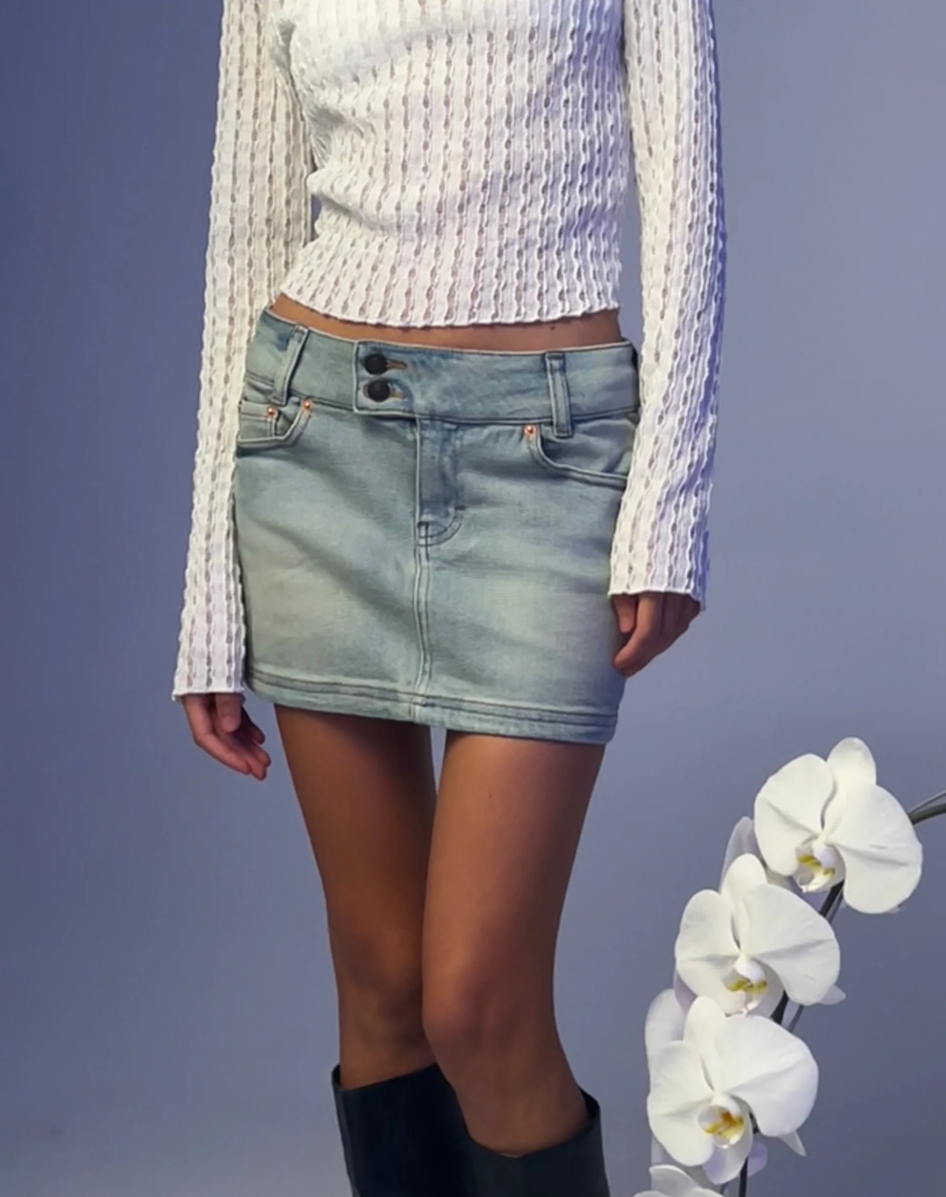 Low Rise Denim Mini Skirt in Super Bleach - Awmao