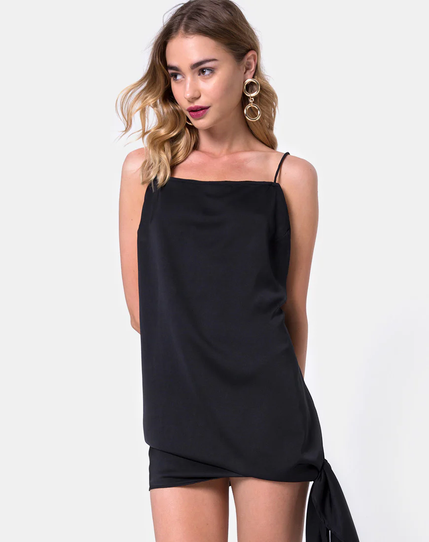 Colaro Slip Dress in Black - Awmao